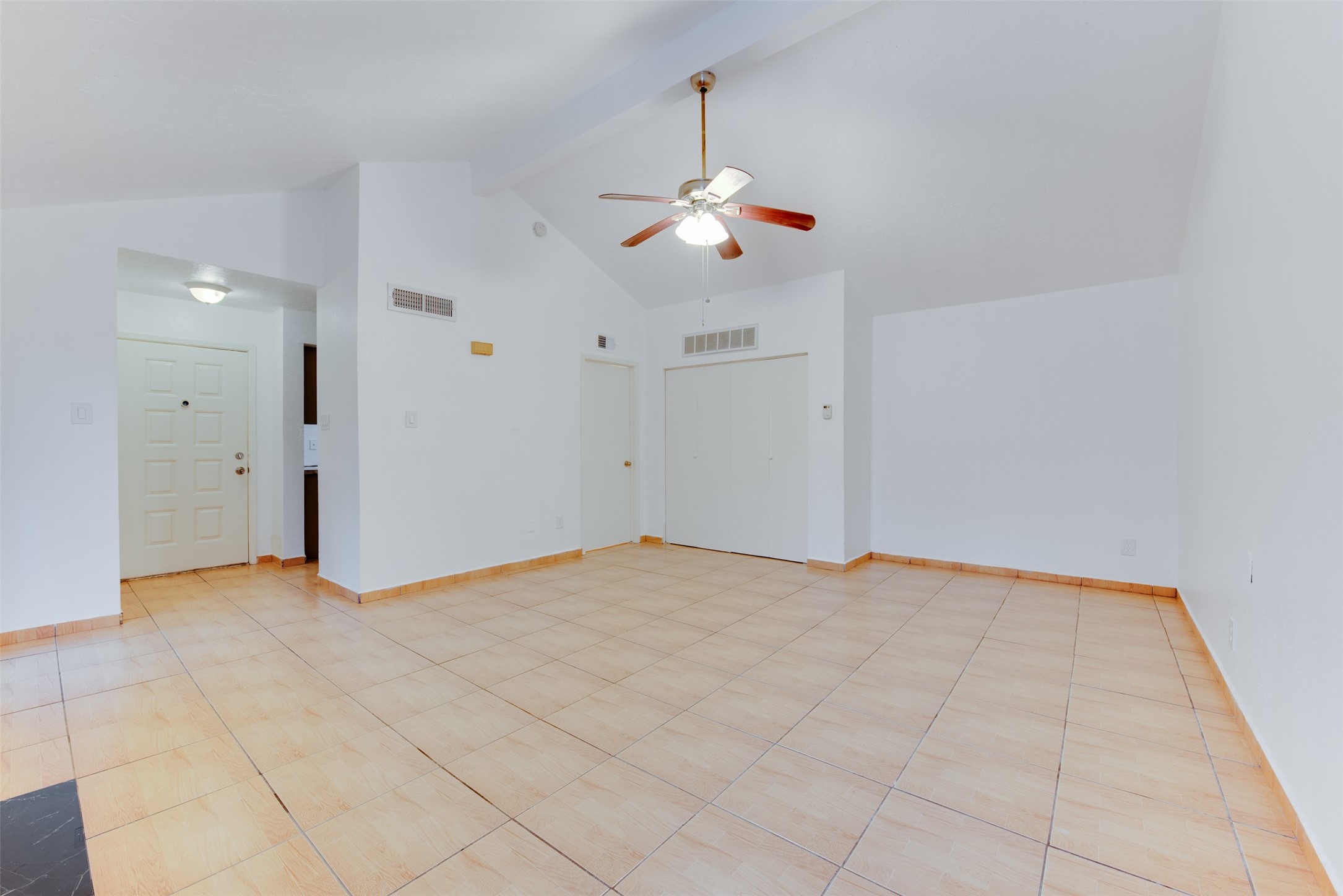 2021 Spenwick Drive 724 Property Photo 6