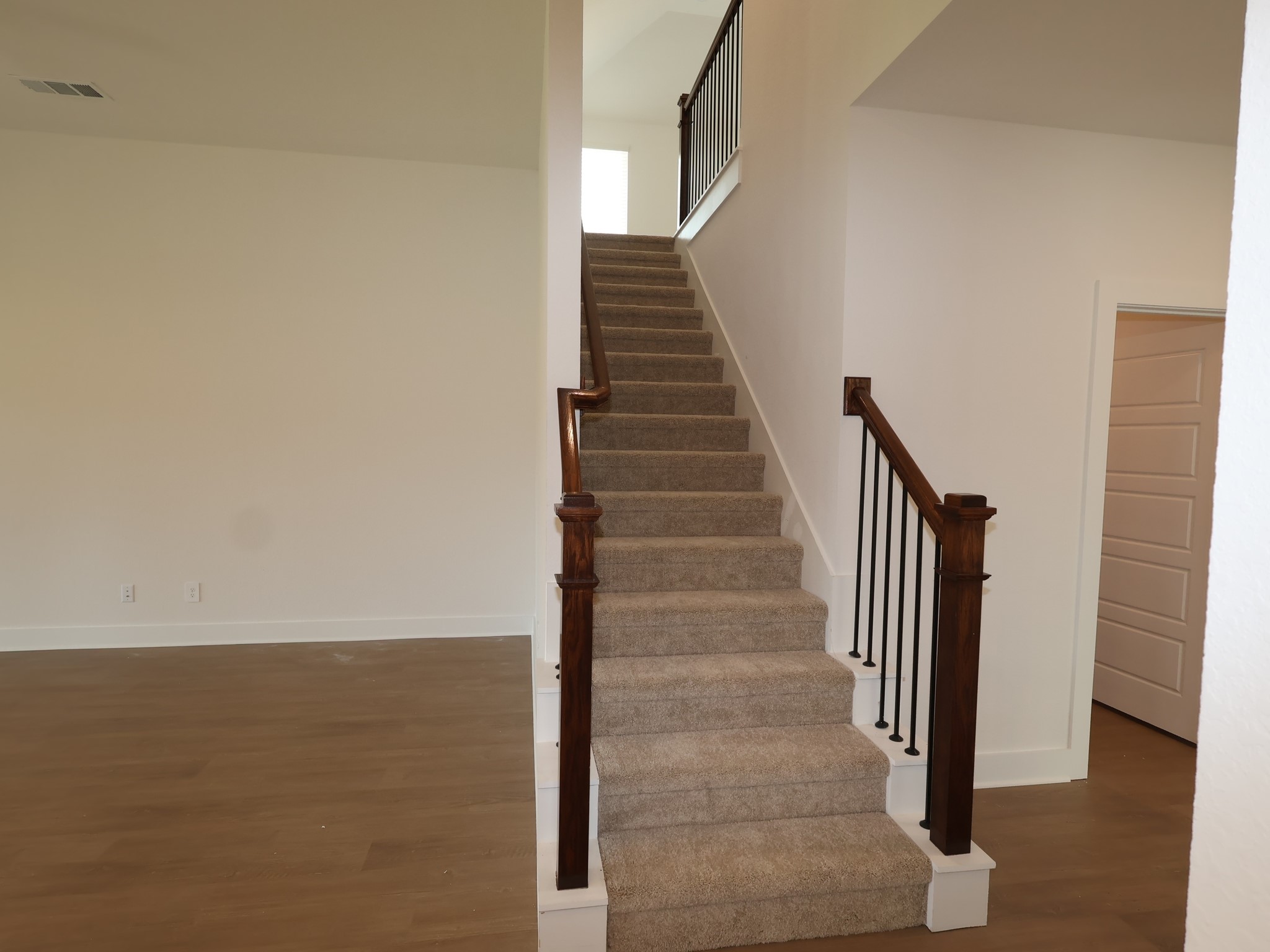 252 Ashley Branch Street Property Photo 5