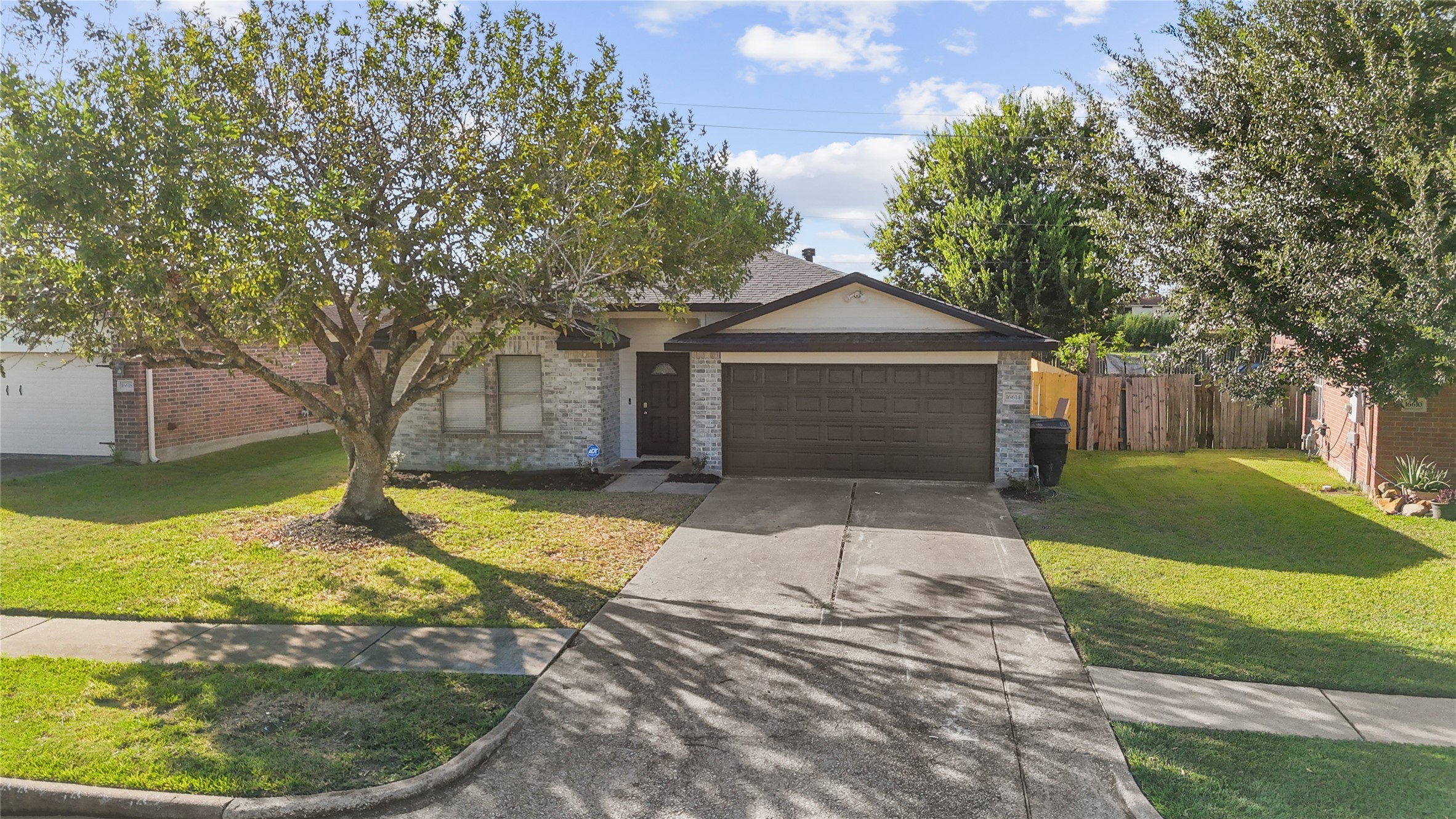 16614 W Ripple Ridge Drive Property Photo 1