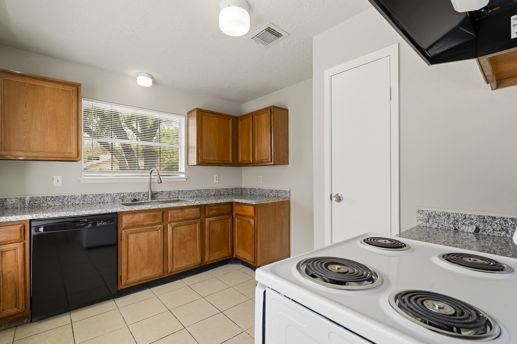 11014 Misty Summit Drive Property Photo 7
