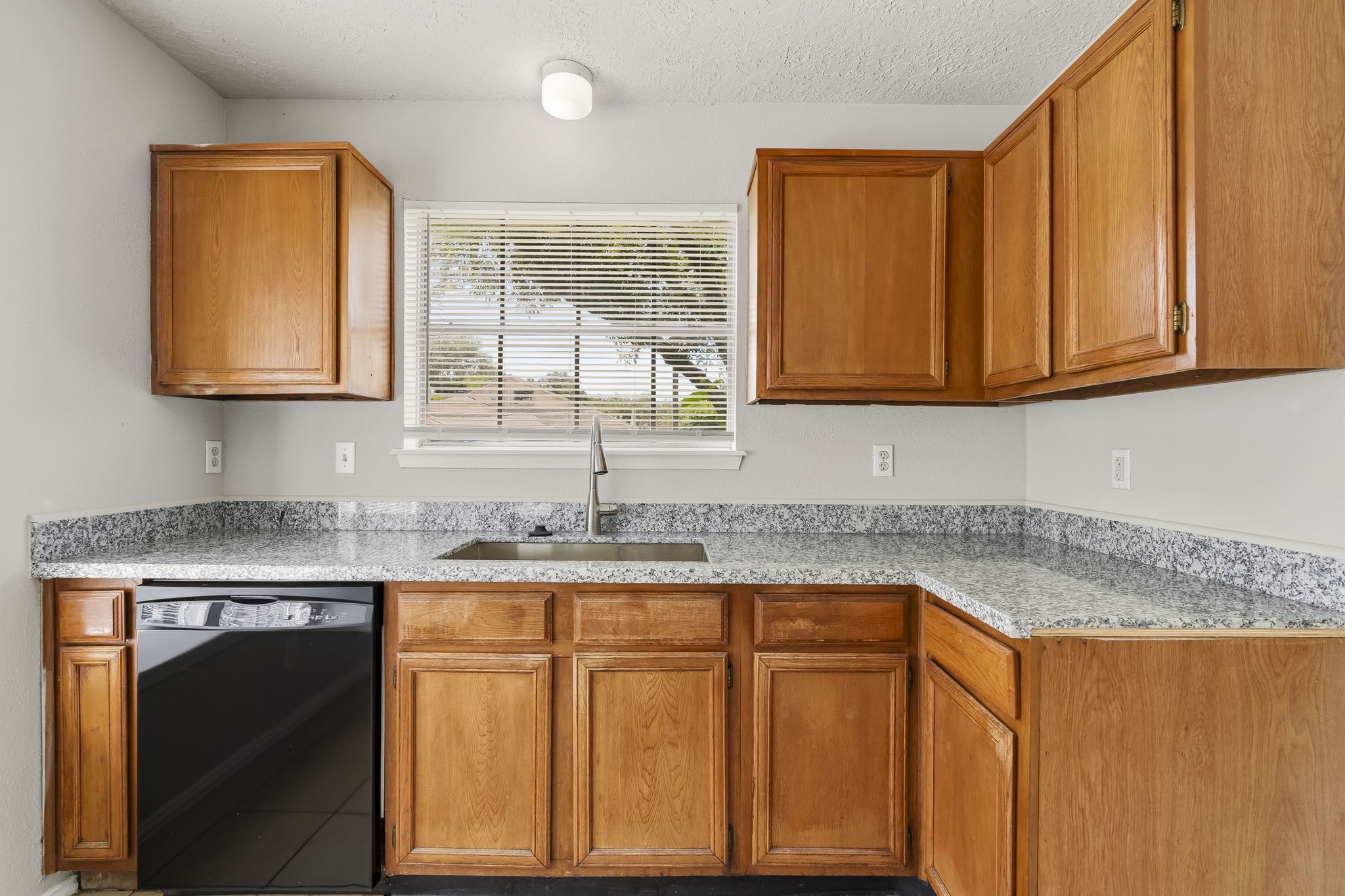 11014 Misty Summit Drive Property Photo 8