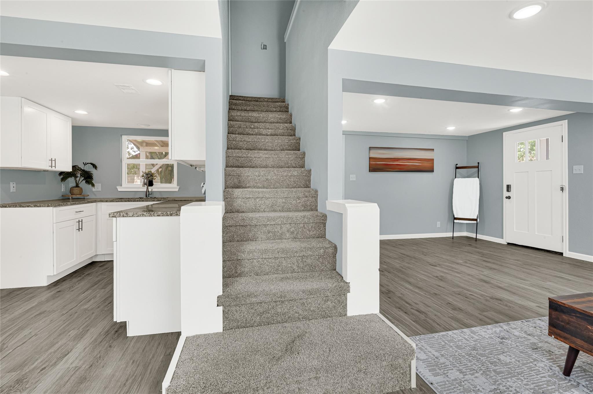 507 E 3rd Street Property Photo 11