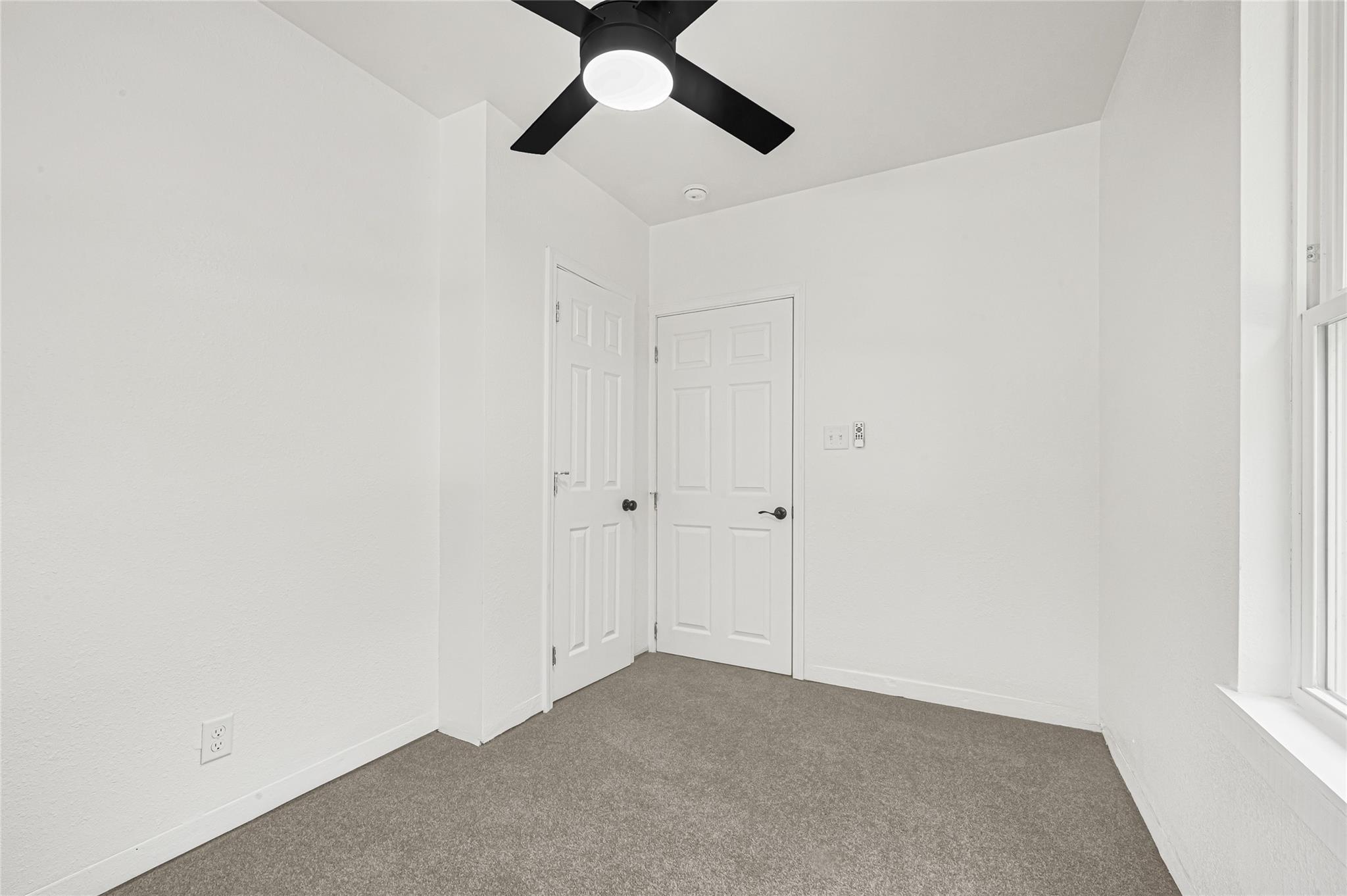 507 E 3rd Street Property Photo 21