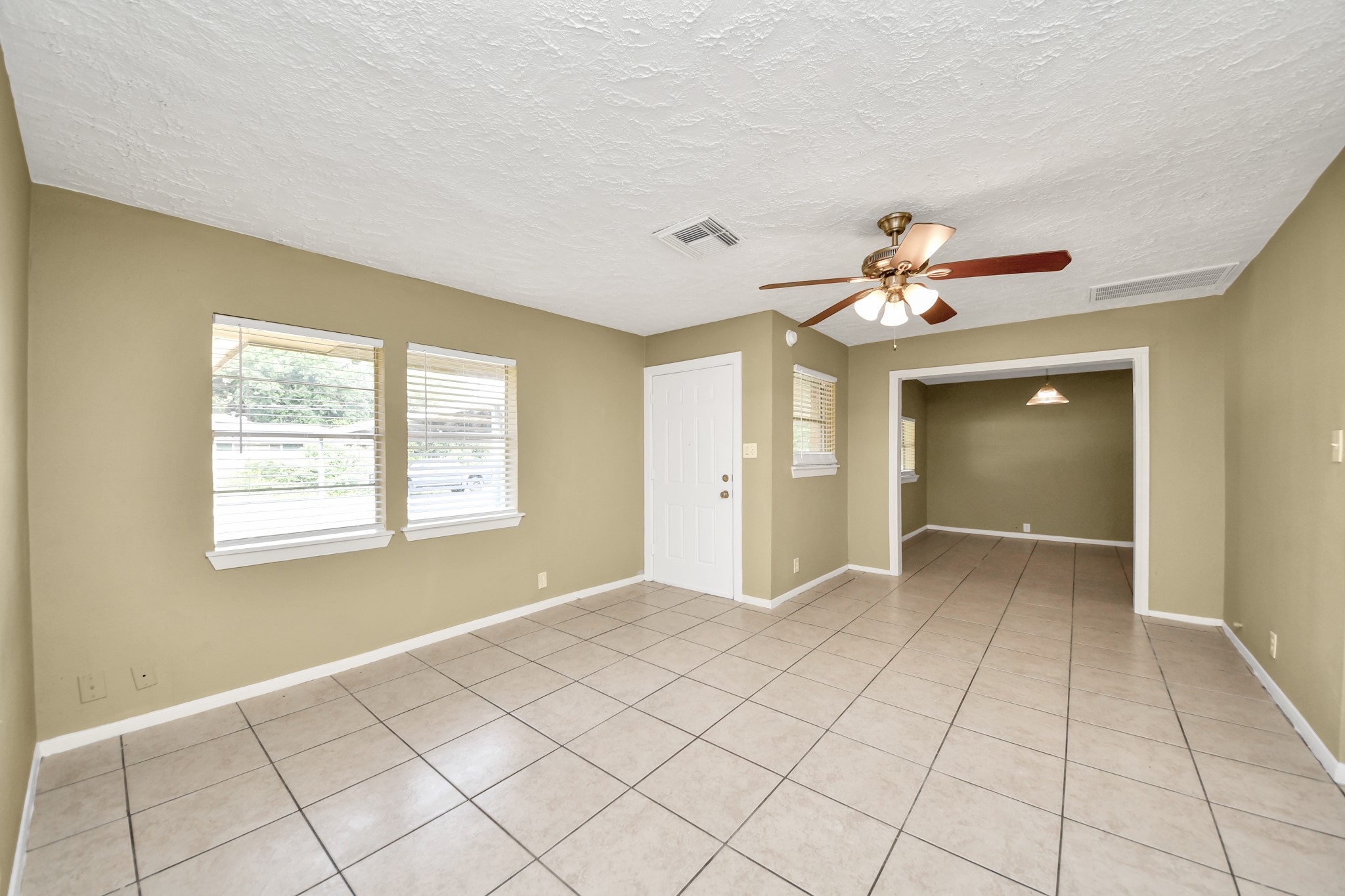 10117 Dulcimer Street Property Photo 5