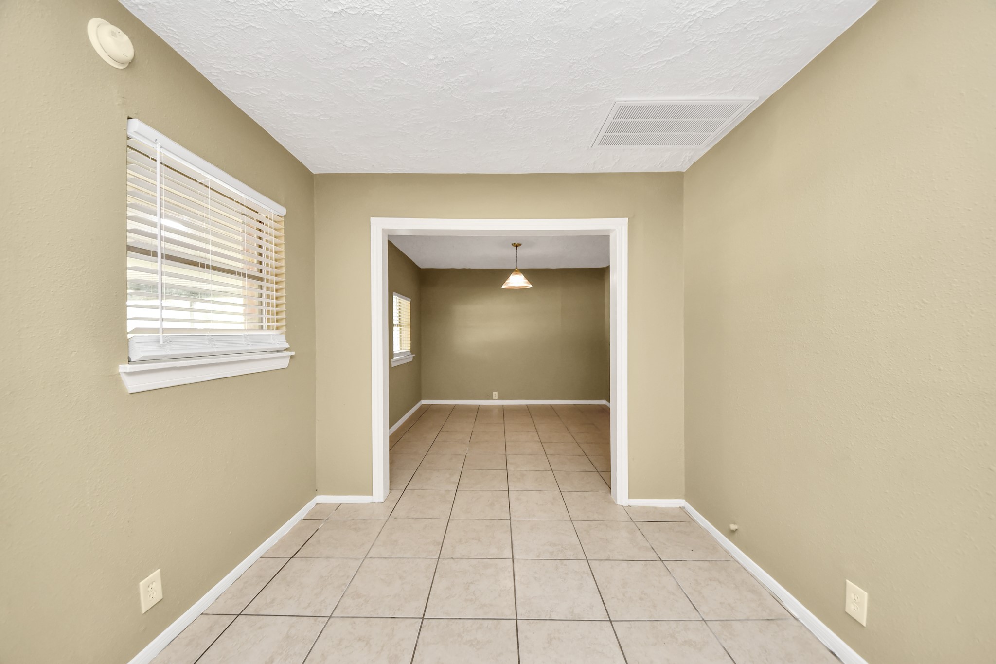 10117 Dulcimer Street Property Photo 9