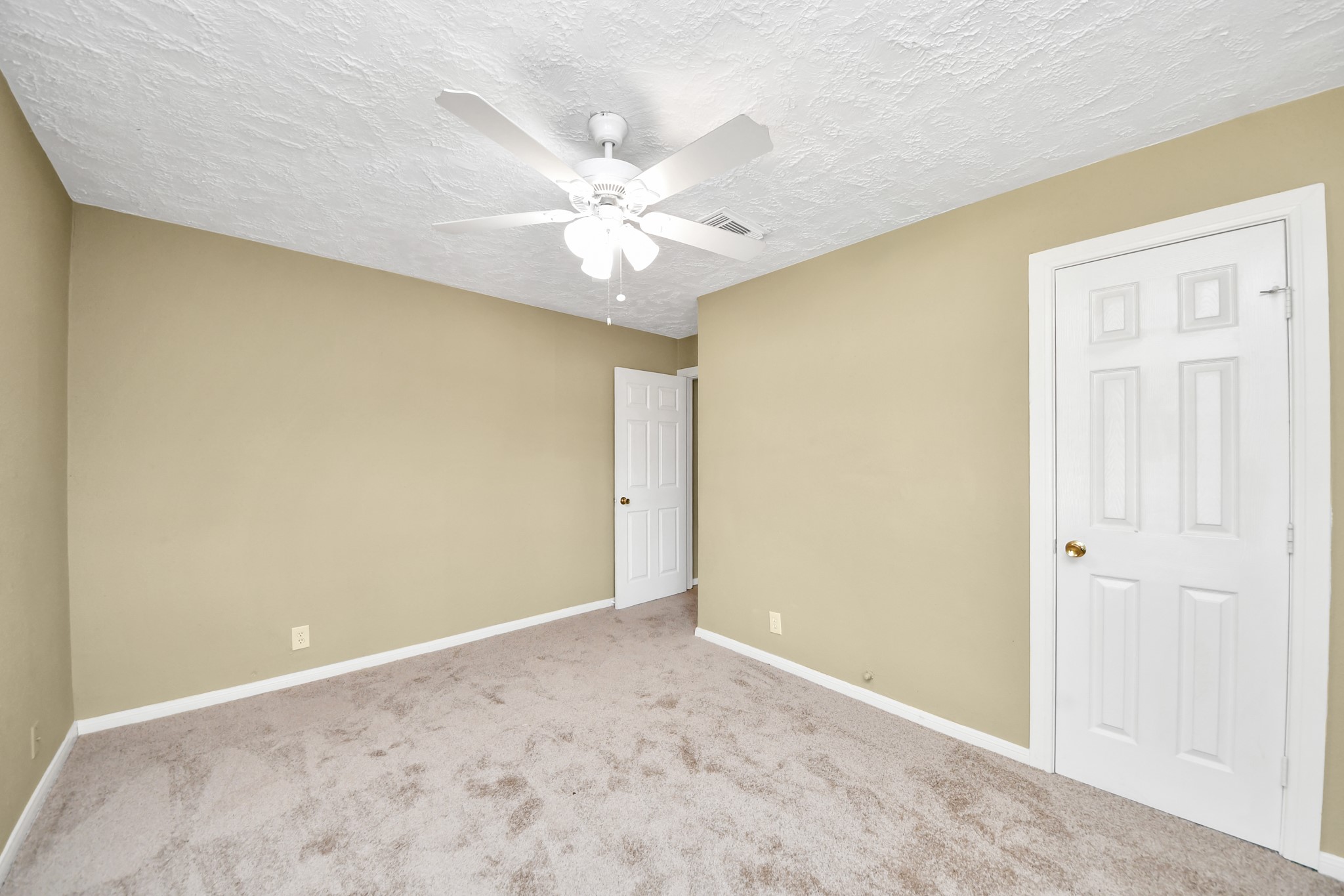 10117 Dulcimer Street Property Photo 35