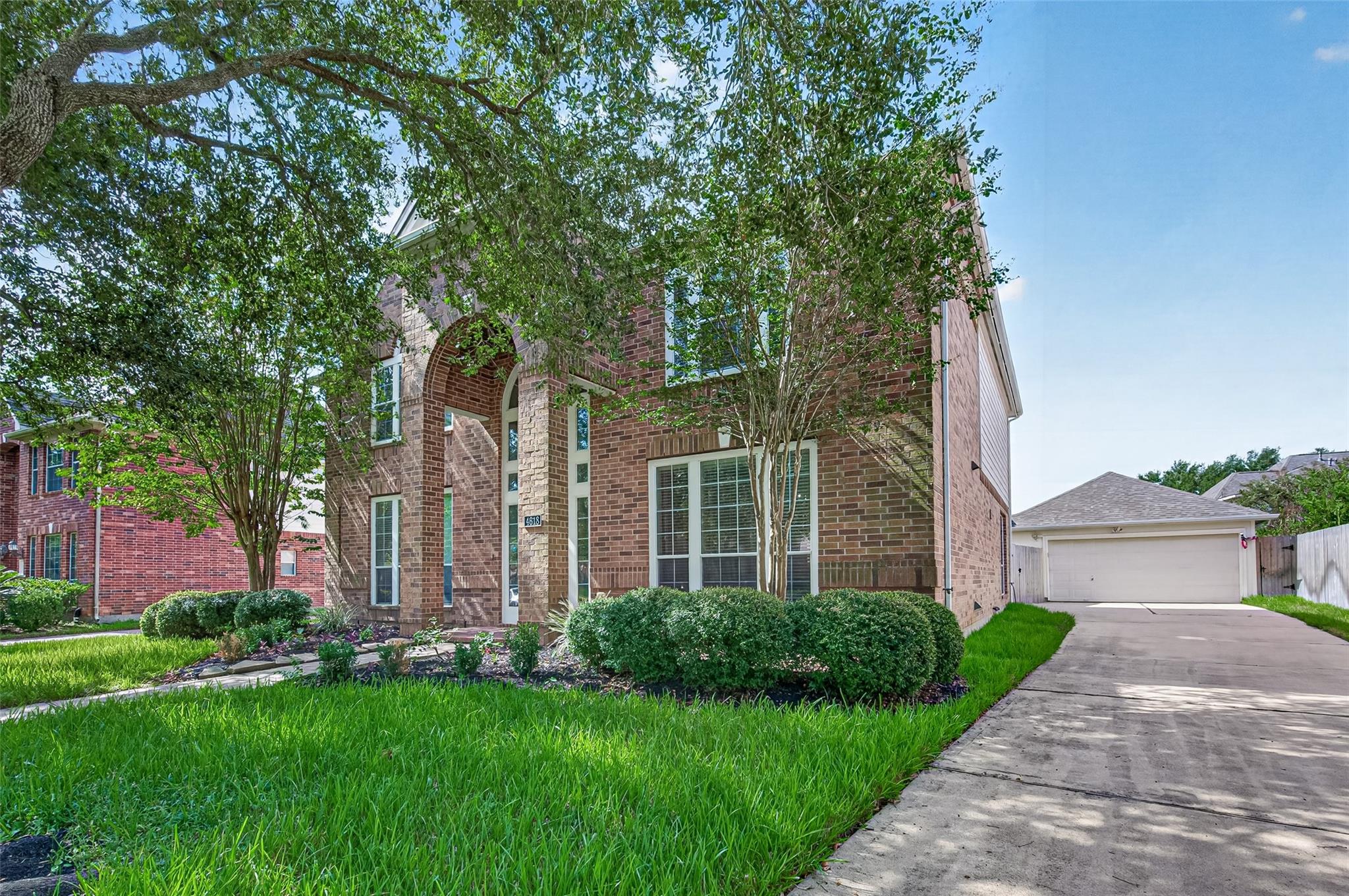 4618 Ambrosia Springs Lane Property Photo 4
