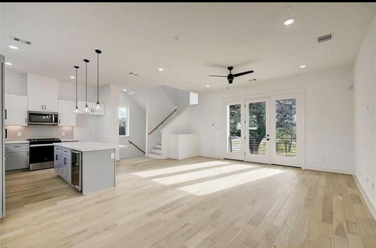 3018 Delano Street Property Photo 10