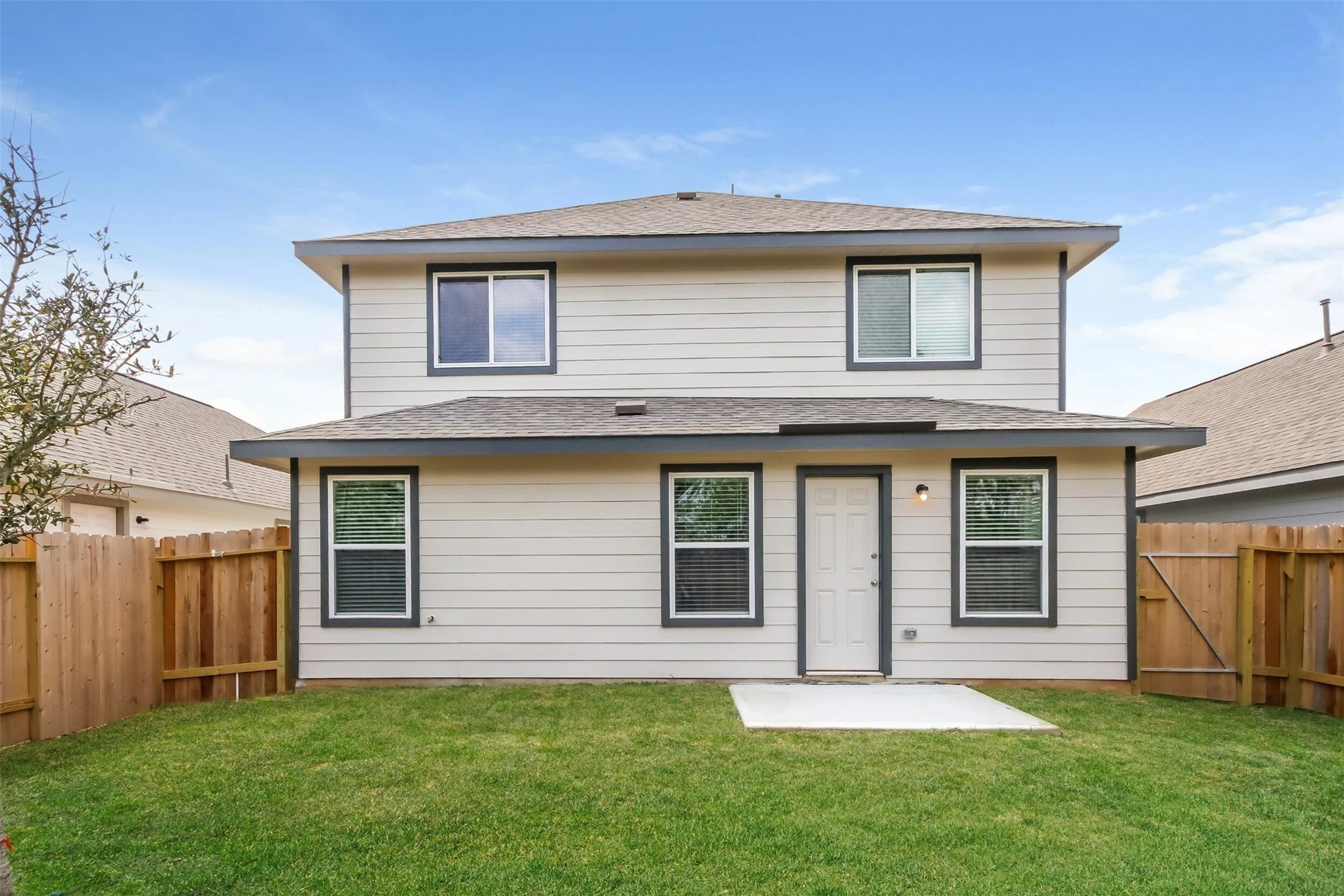 1217 Narrow Heights Drive Property Photo 3