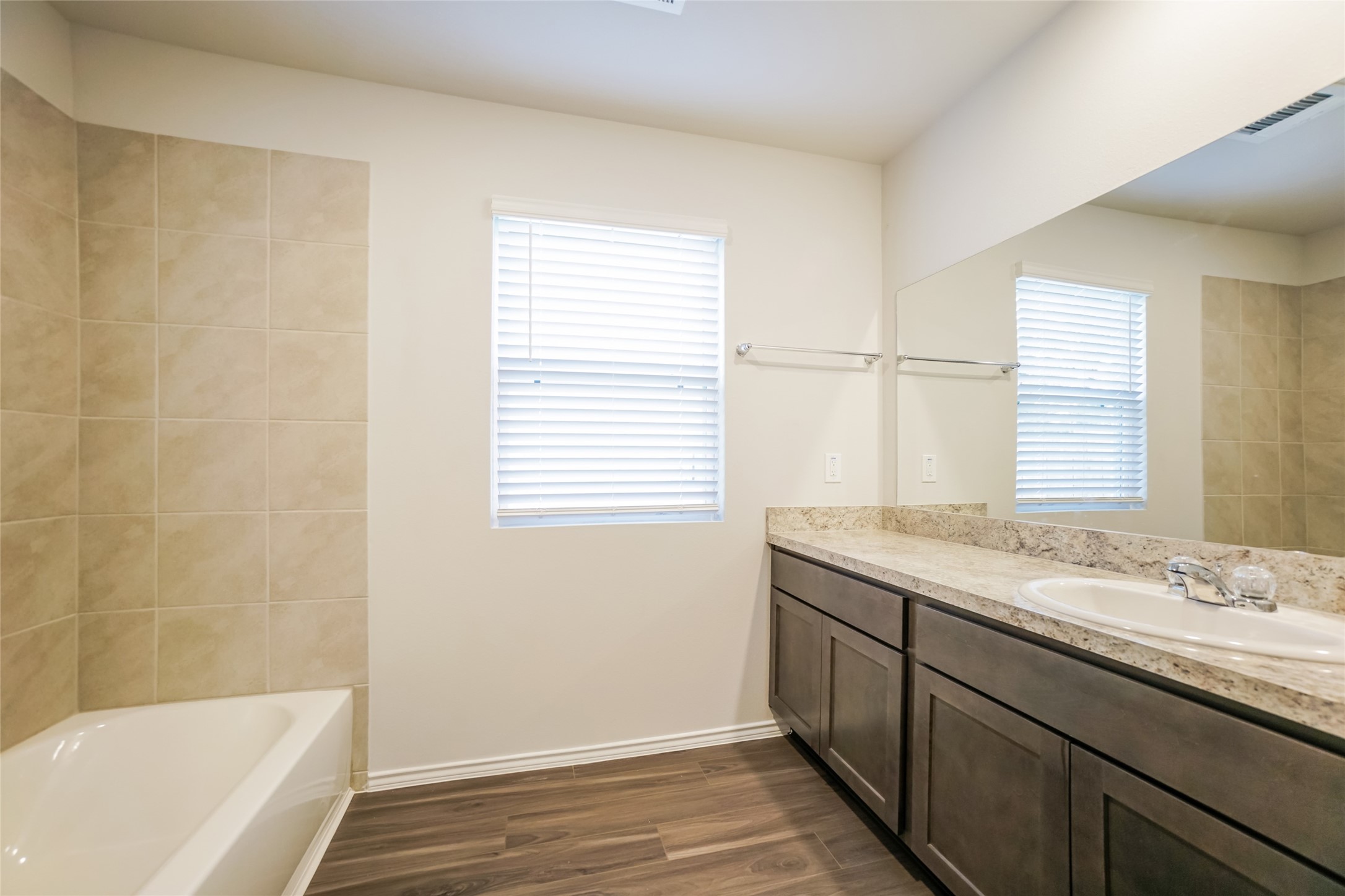 1217 Narrow Heights Drive Property Photo 13