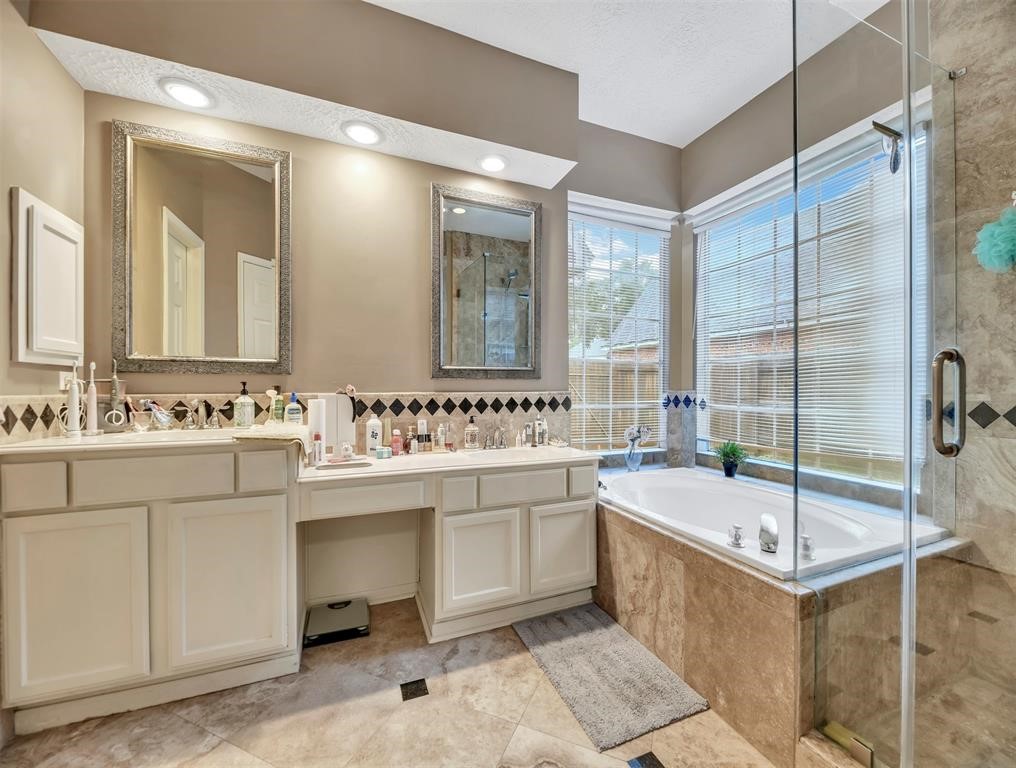 5319 Arbor Bridge Court Property Photo 9