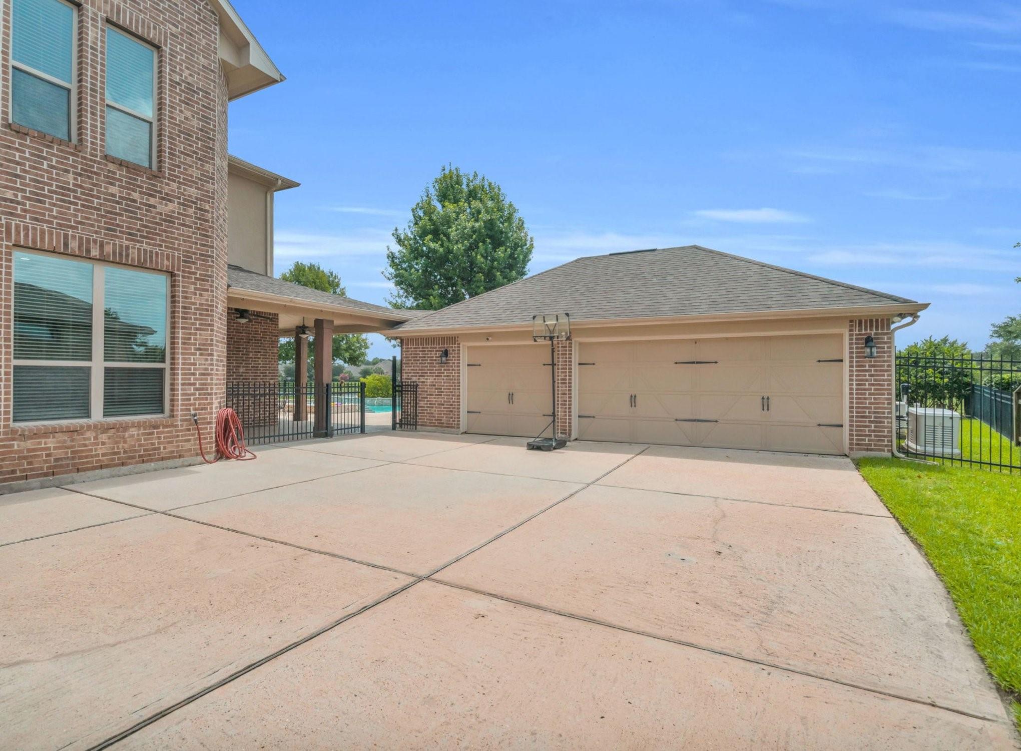 9842 Kirkstone Terrace Drive Property Photo 27