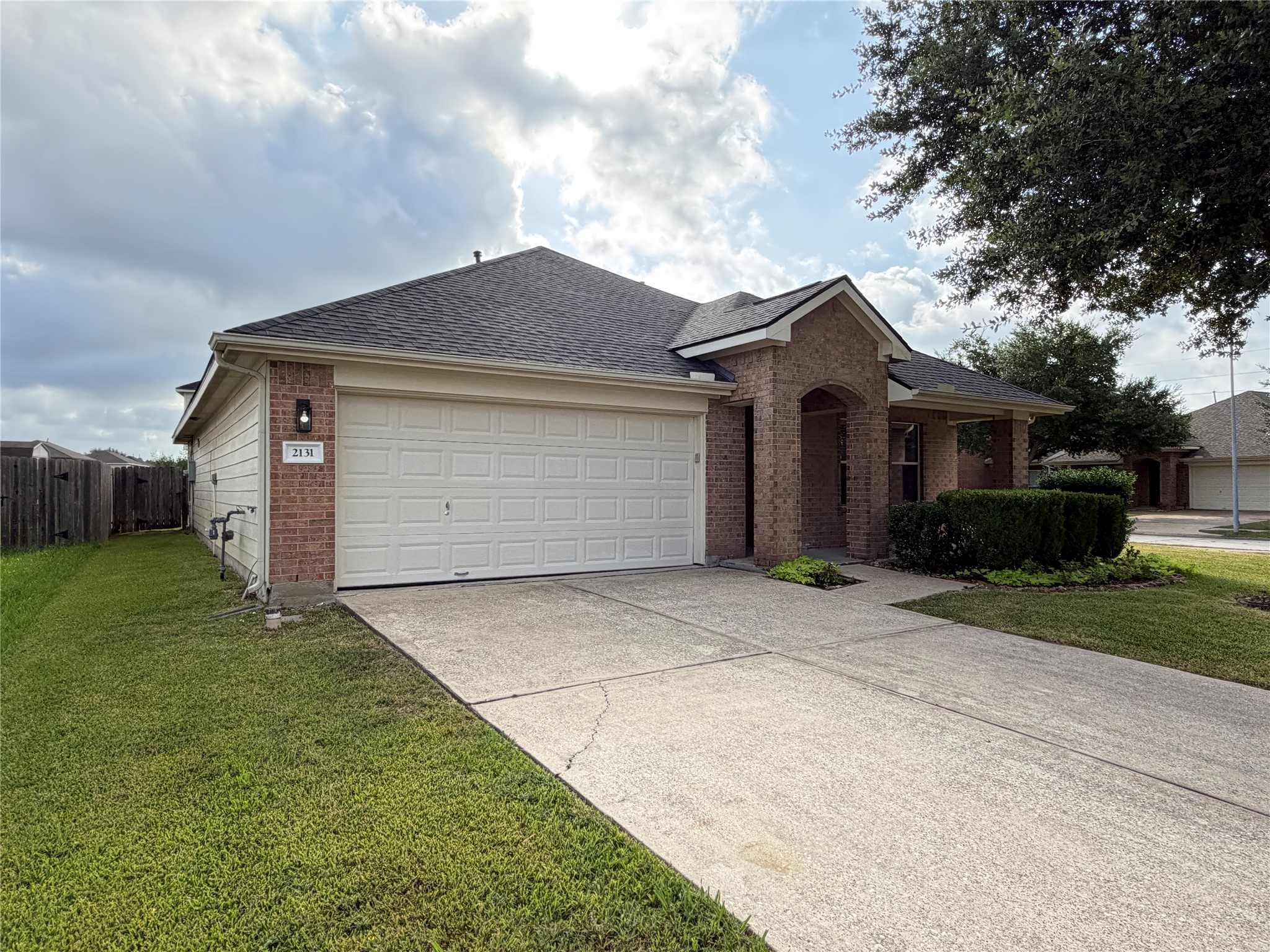 2131 Pickwick Pines Drive Property Photo 2