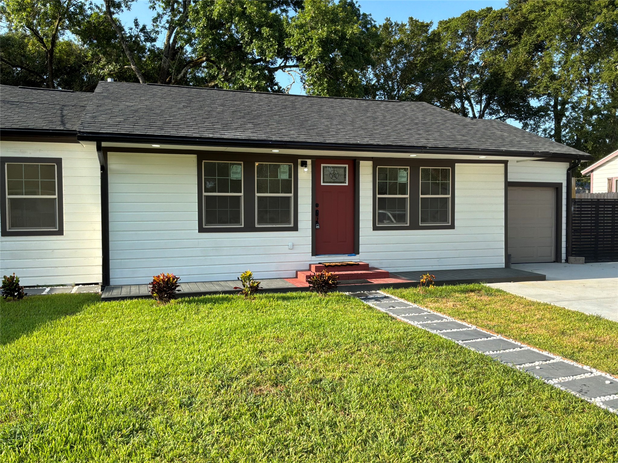2740 Cos Street Property Photo 1
