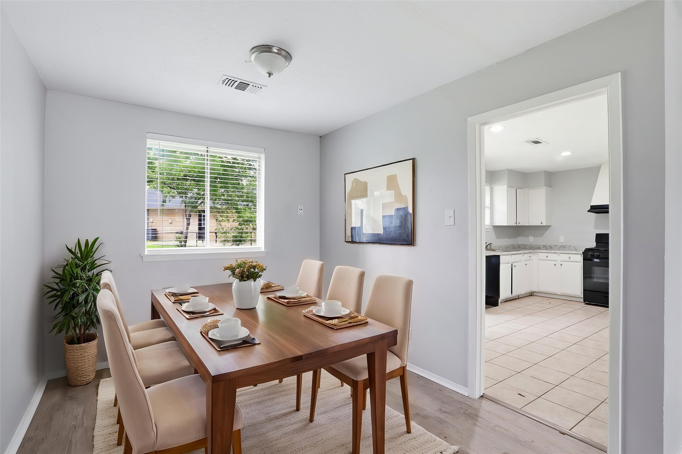 12614 Chiswick Road Property Photo 5