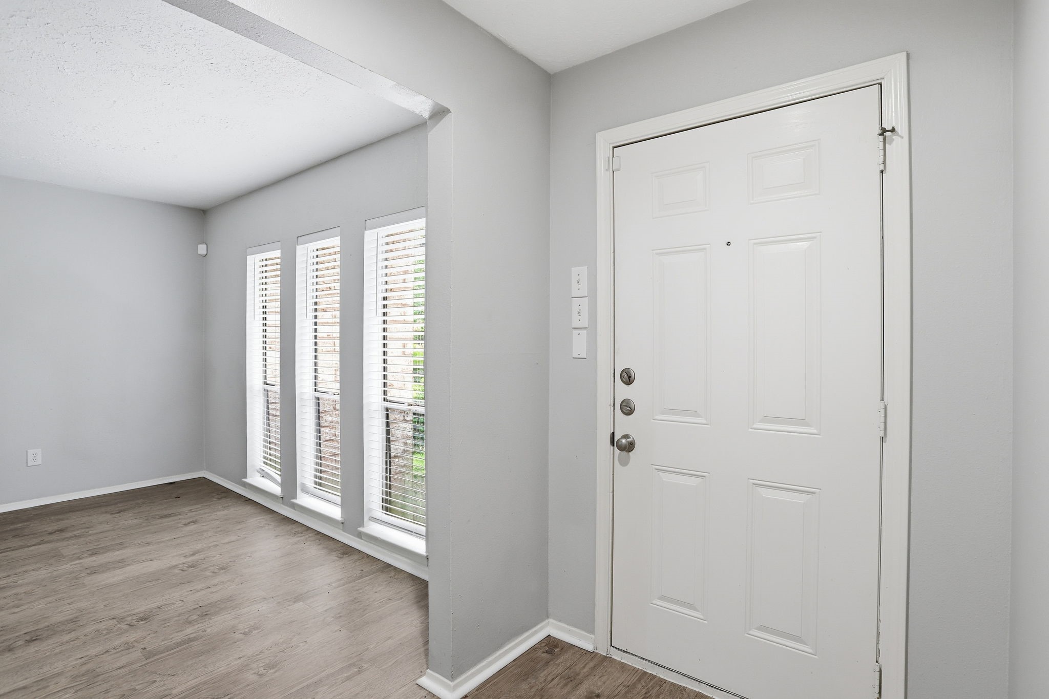 12614 Chiswick Road Property Photo 9