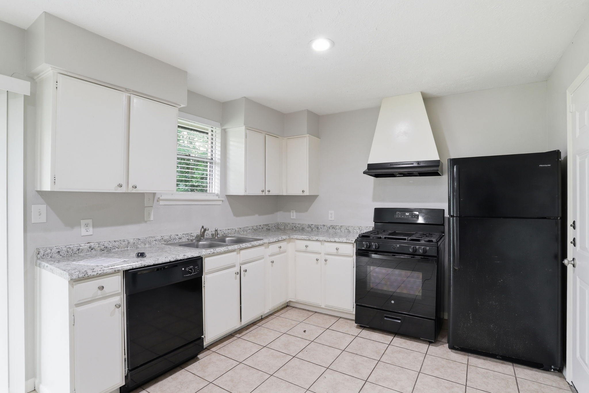 12614 Chiswick Road Property Photo 16