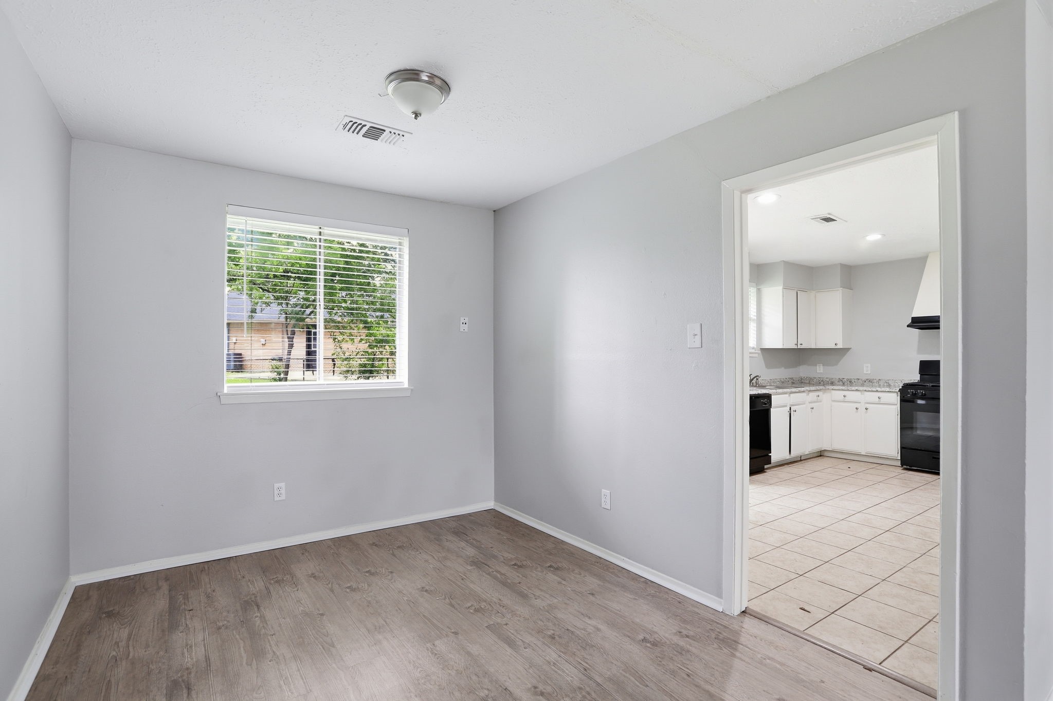 12614 Chiswick Road Property Photo 18
