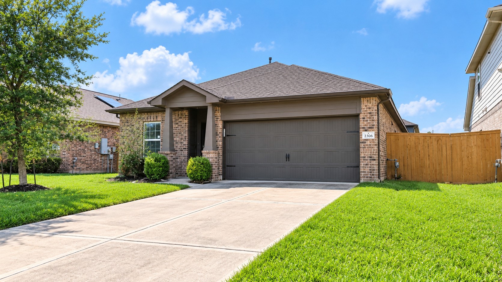 2306 Red Slate Drive Property Photo 2