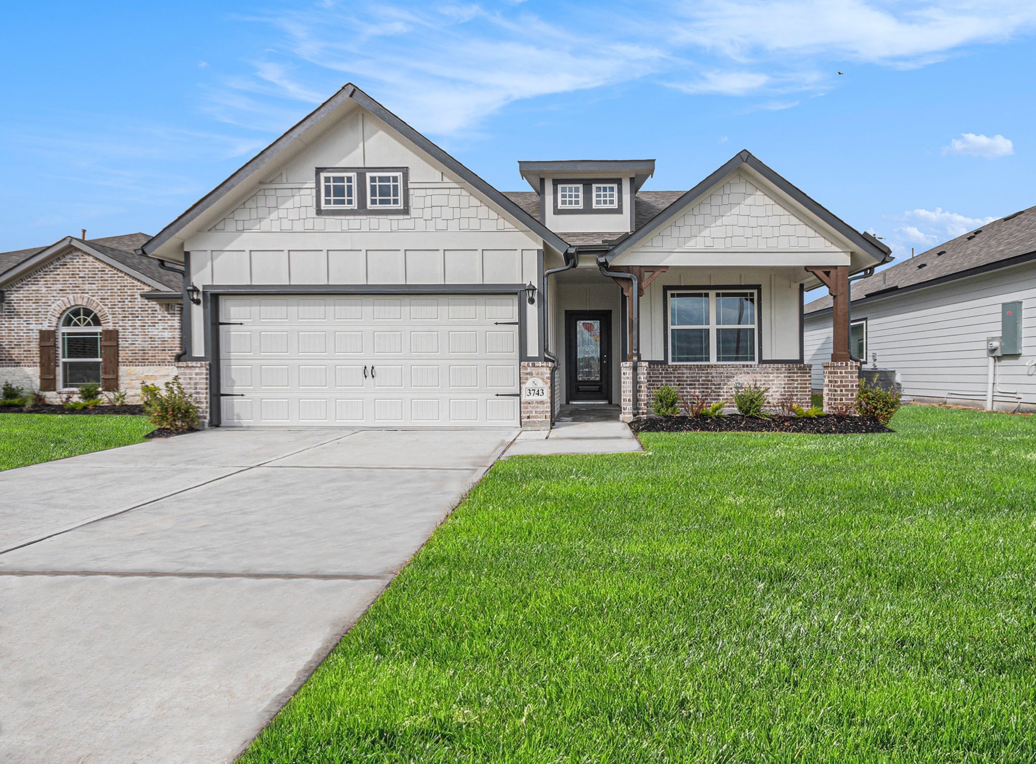 3743 Crawford Street Property Photo 1