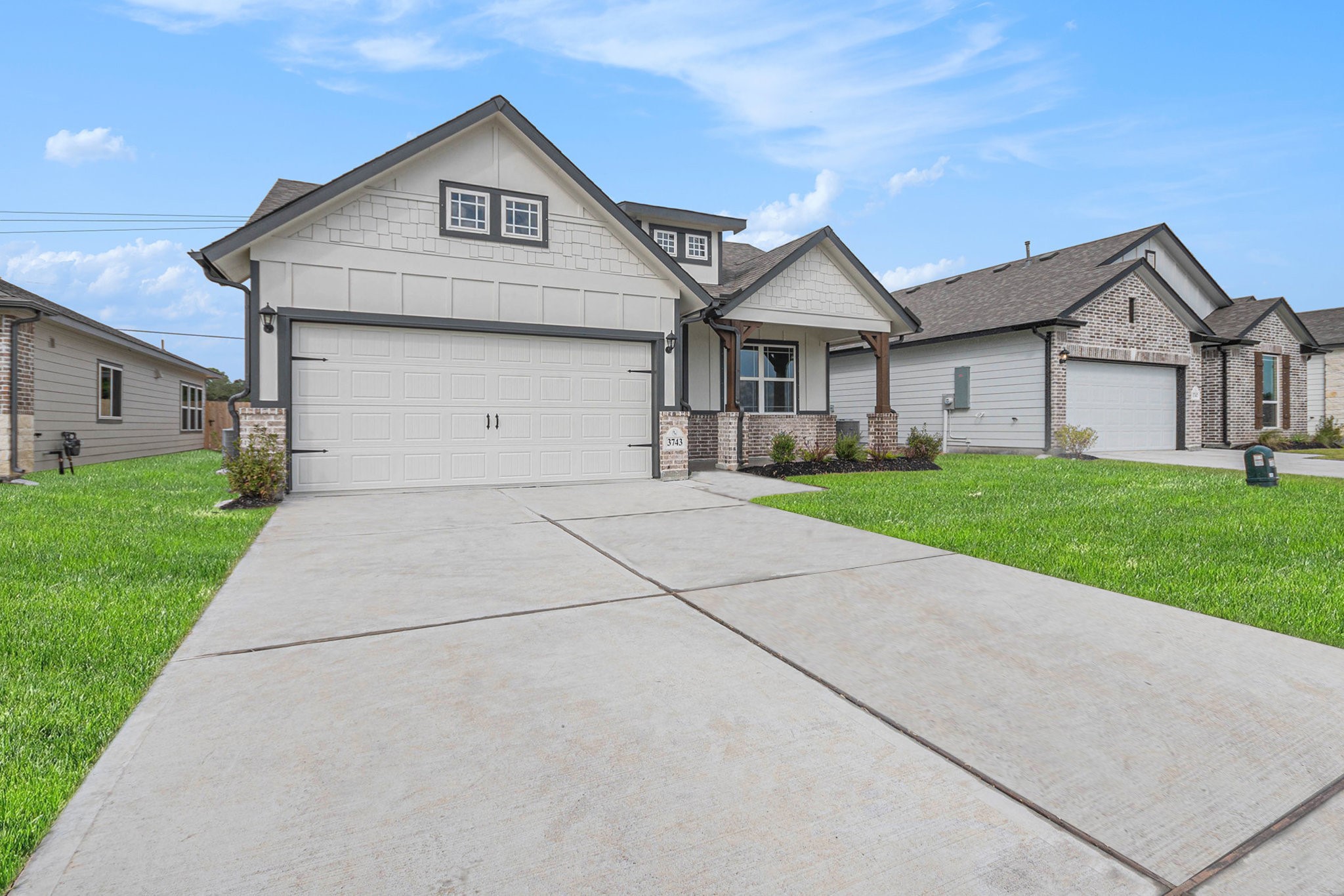 3743 Crawford Street Property Photo 3