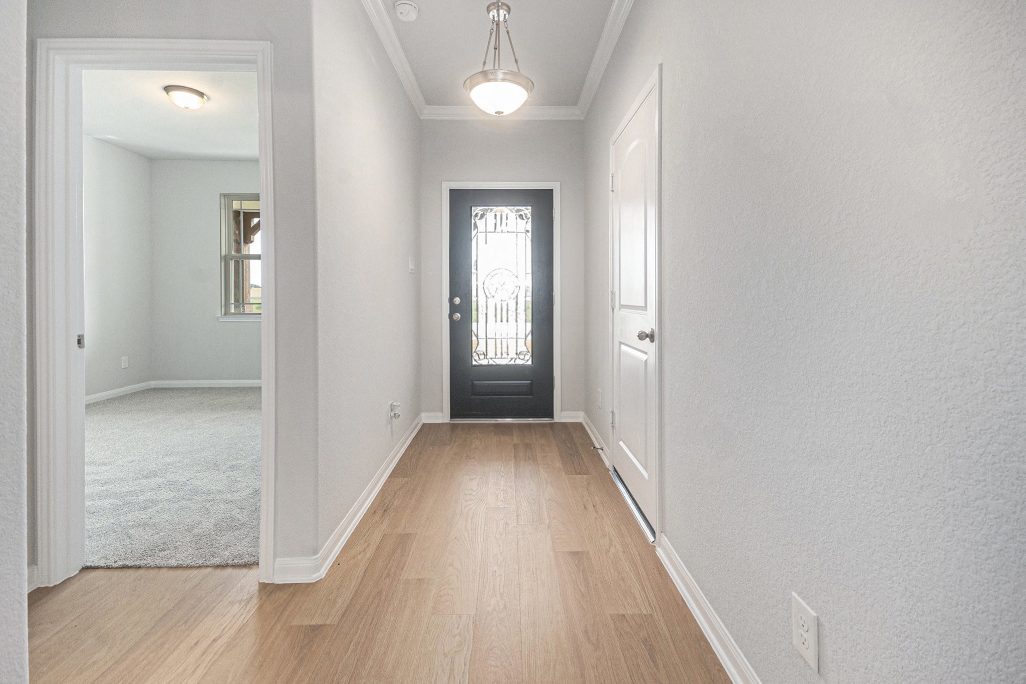 3743 Crawford Street Property Photo 6