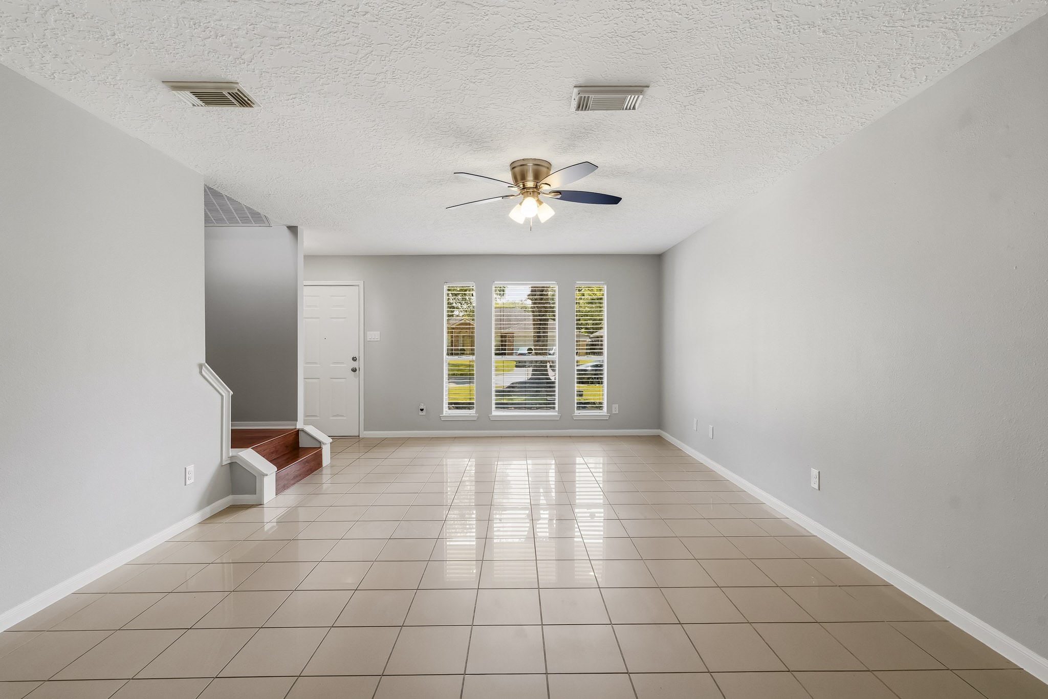 5815 Red River Drive Property Photo 3