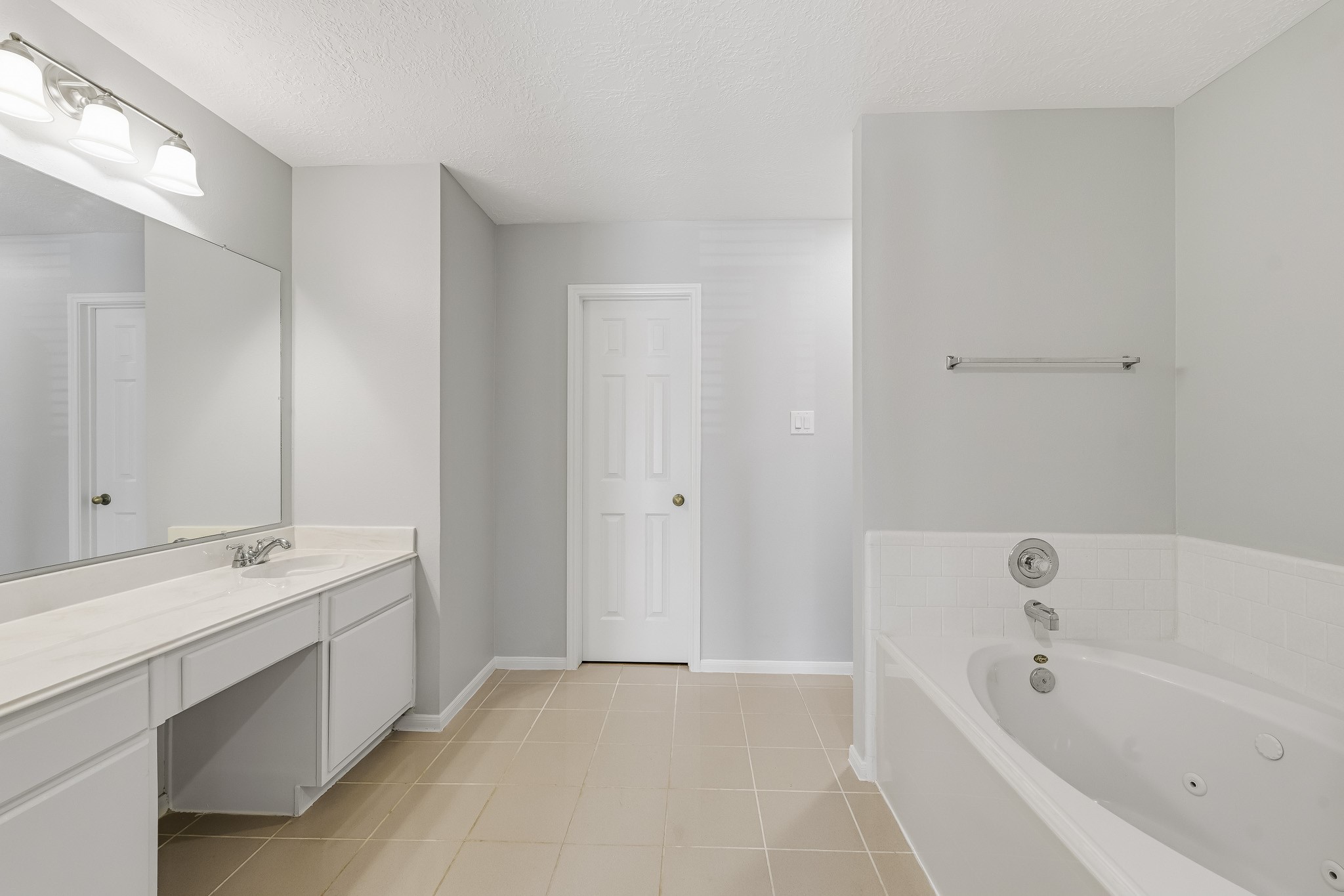 5815 Red River Drive Property Photo 14