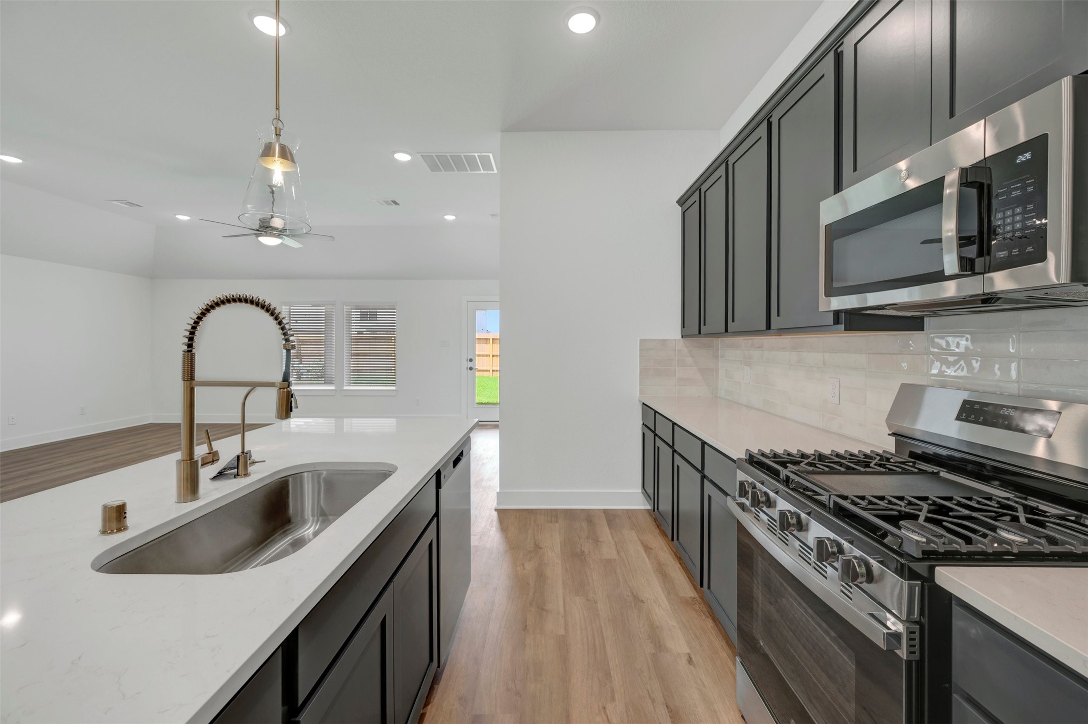 1815 Sleeping Hills Drive Property Photo 4