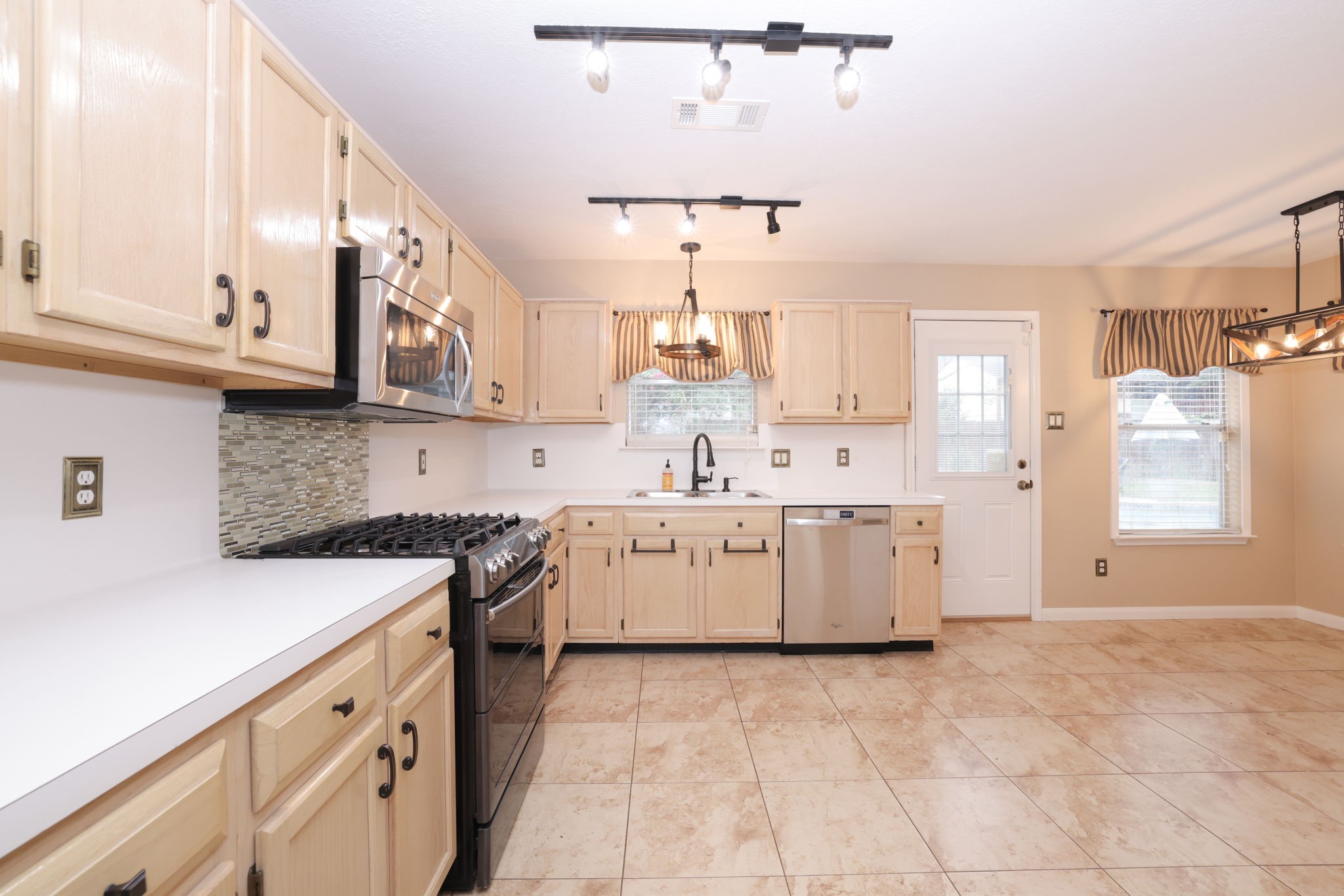 18635 Twigsworth Lane Property Photo 17