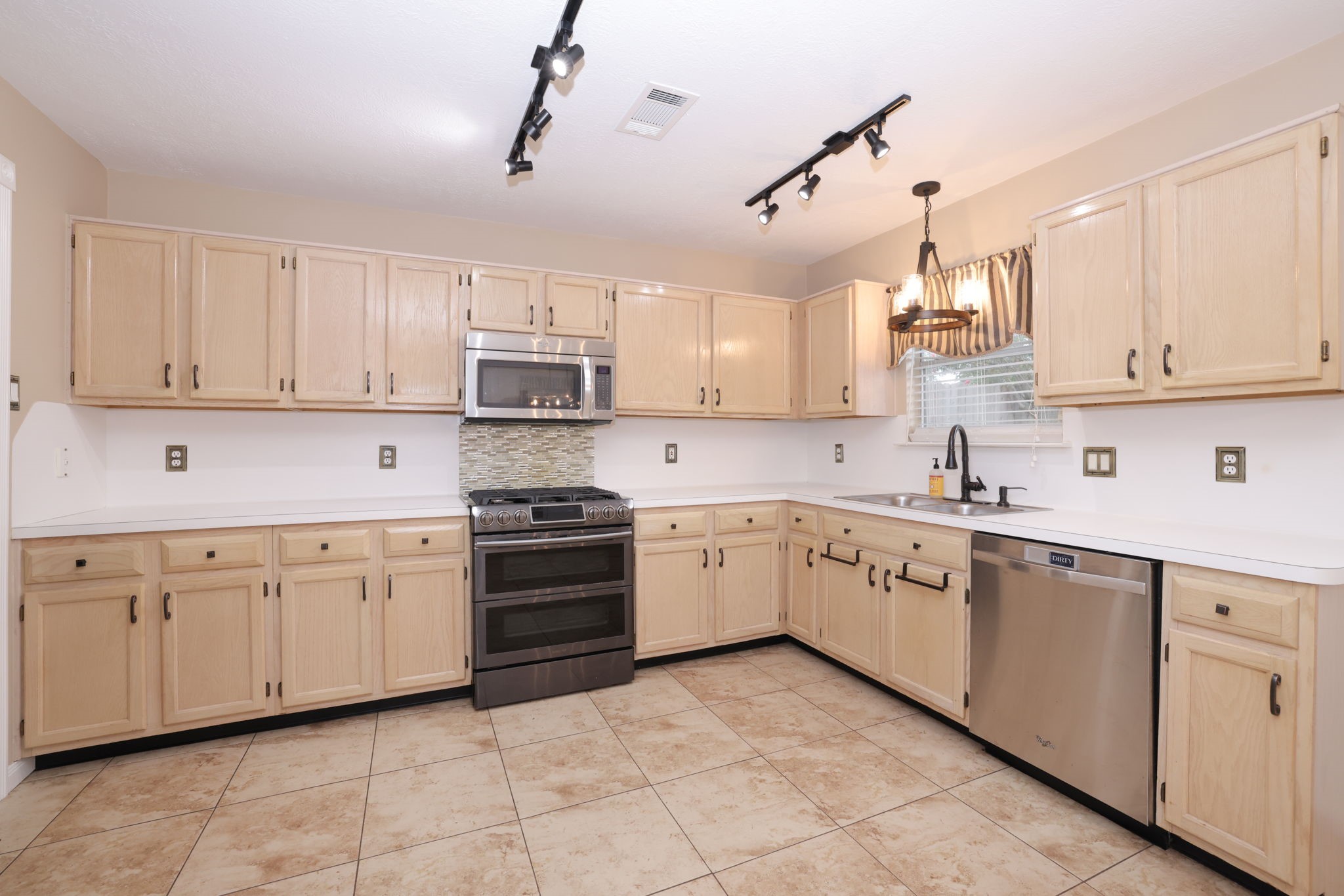 18635 Twigsworth Lane Property Photo 19