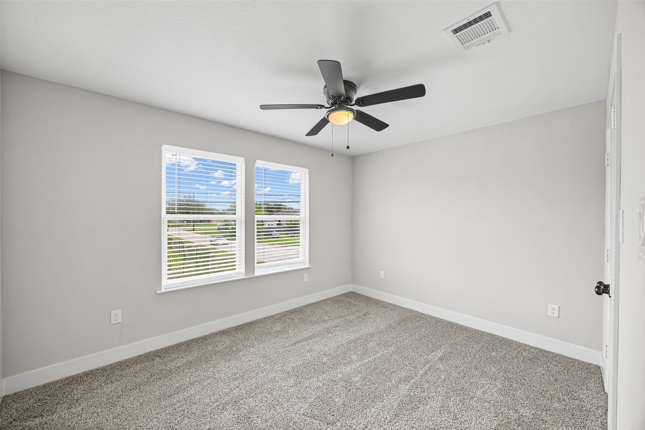 8203 Gladstone Street Property Photo 21
