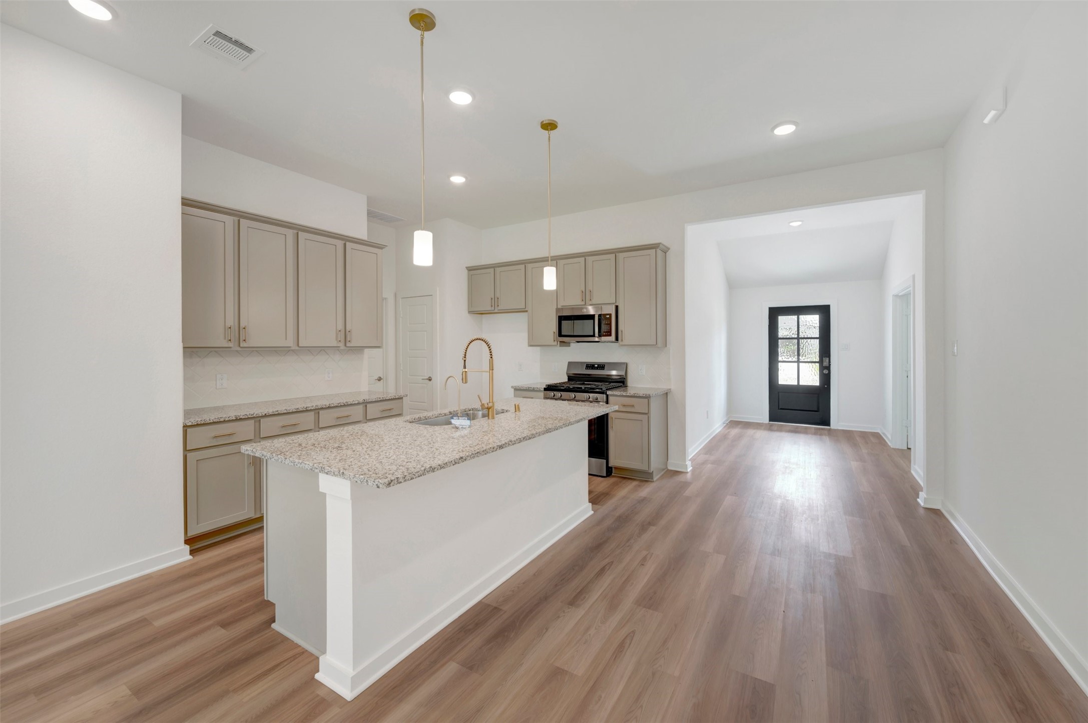 5826 Sunkissed Drive Property Photo 3