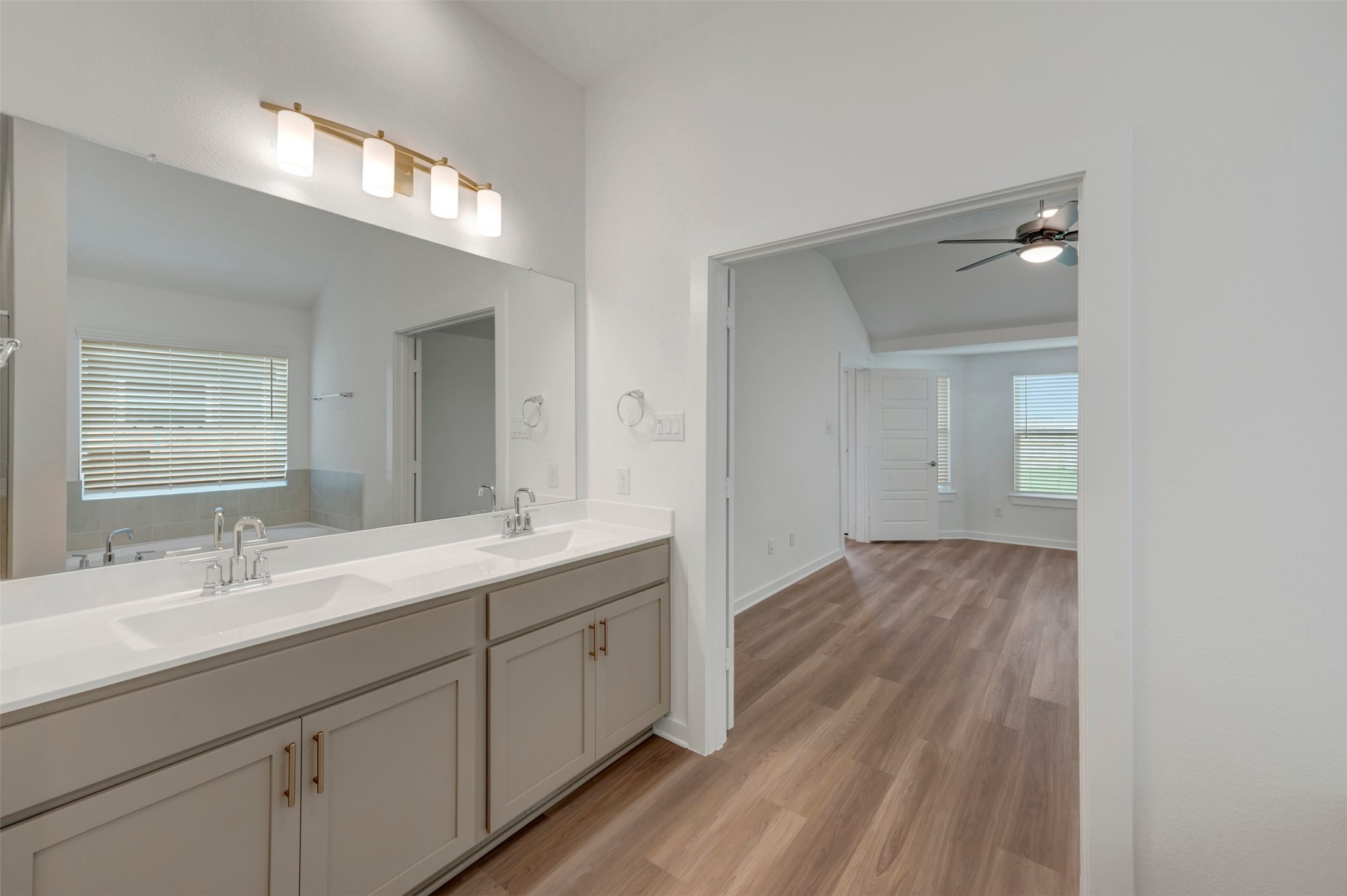 5826 Sunkissed Drive Property Photo 8
