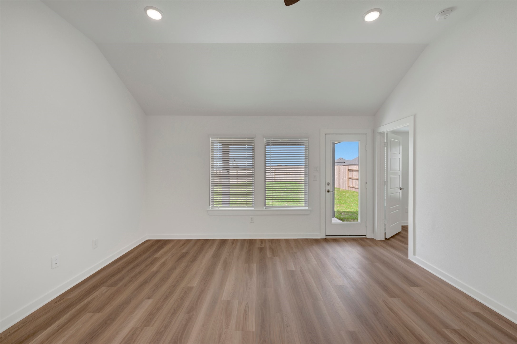 5826 Sunkissed Drive Property Photo 18