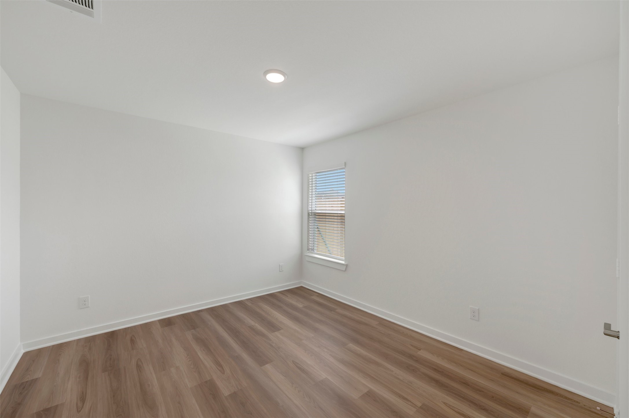 5826 Sunkissed Drive Property Photo 22