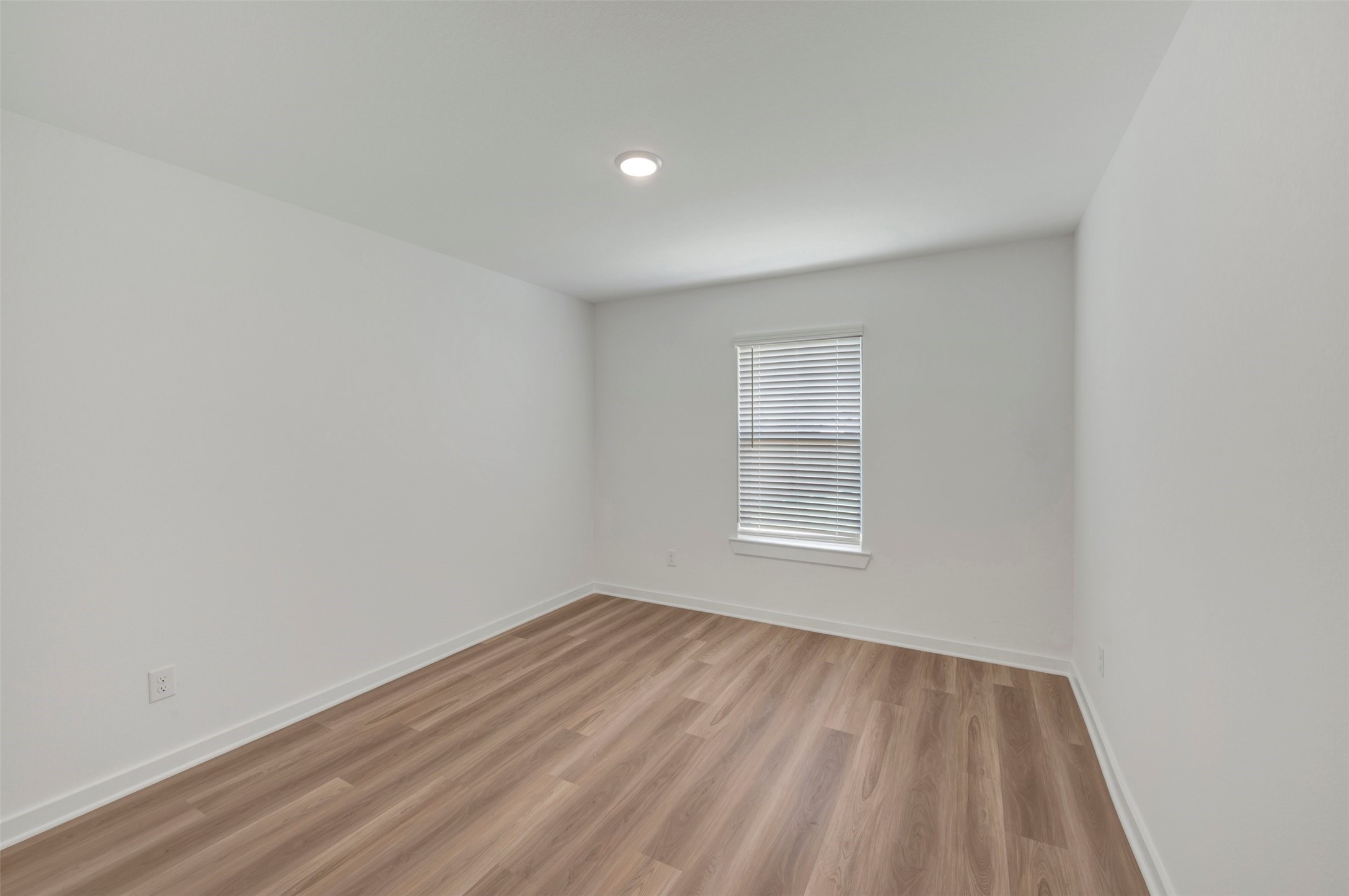 5826 Sunkissed Drive Property Photo 24