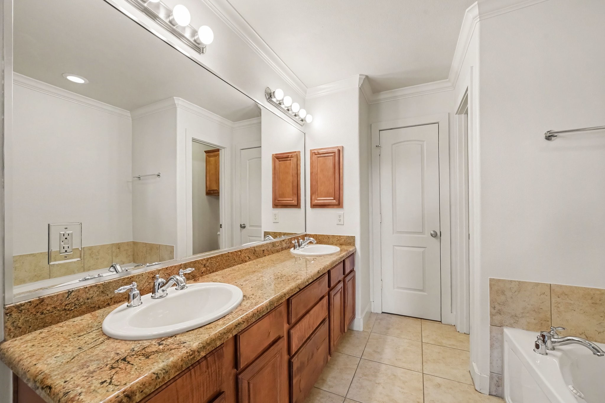 5806 Larkin Street Property Photo 20