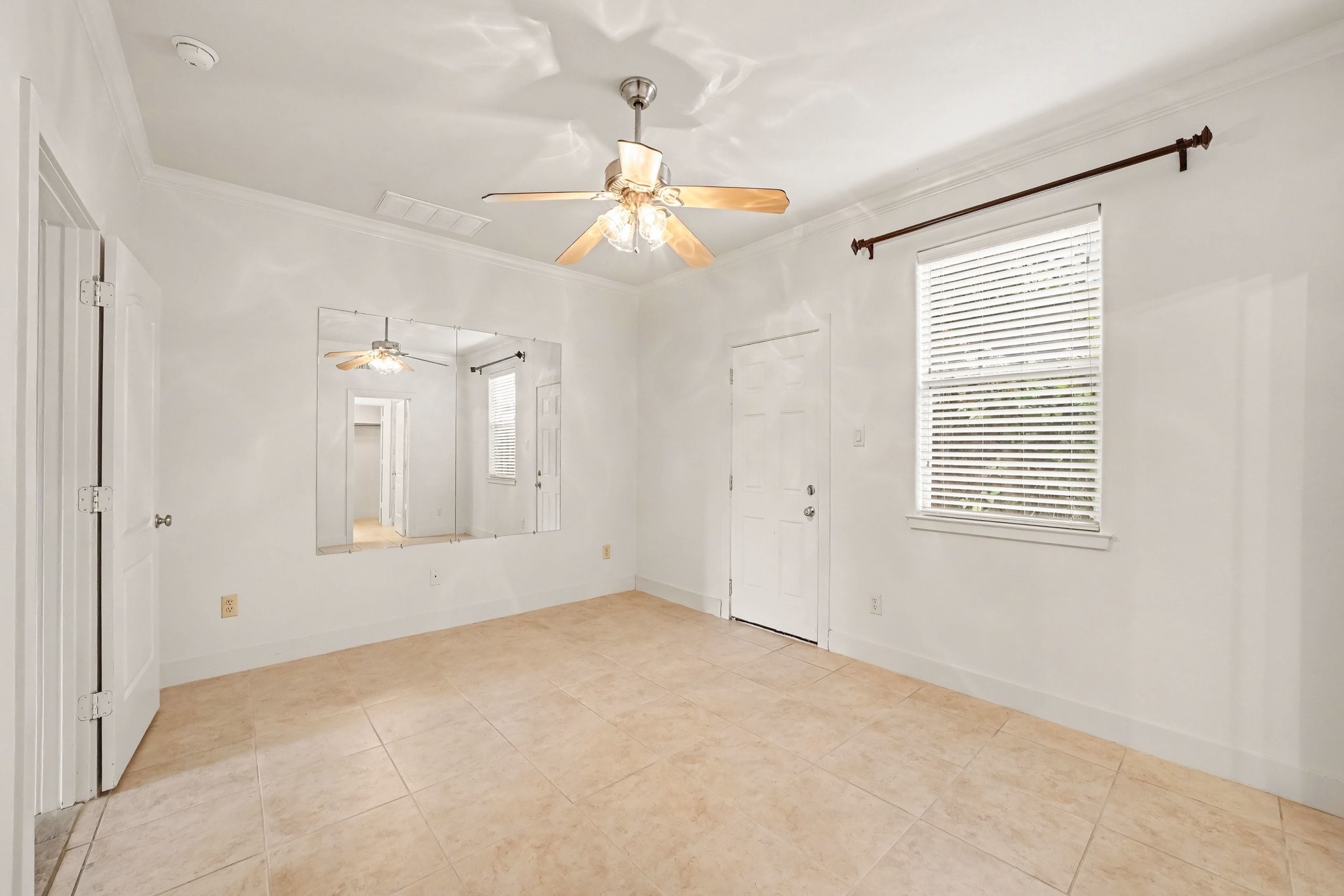 5806 Larkin Street Property Photo 25