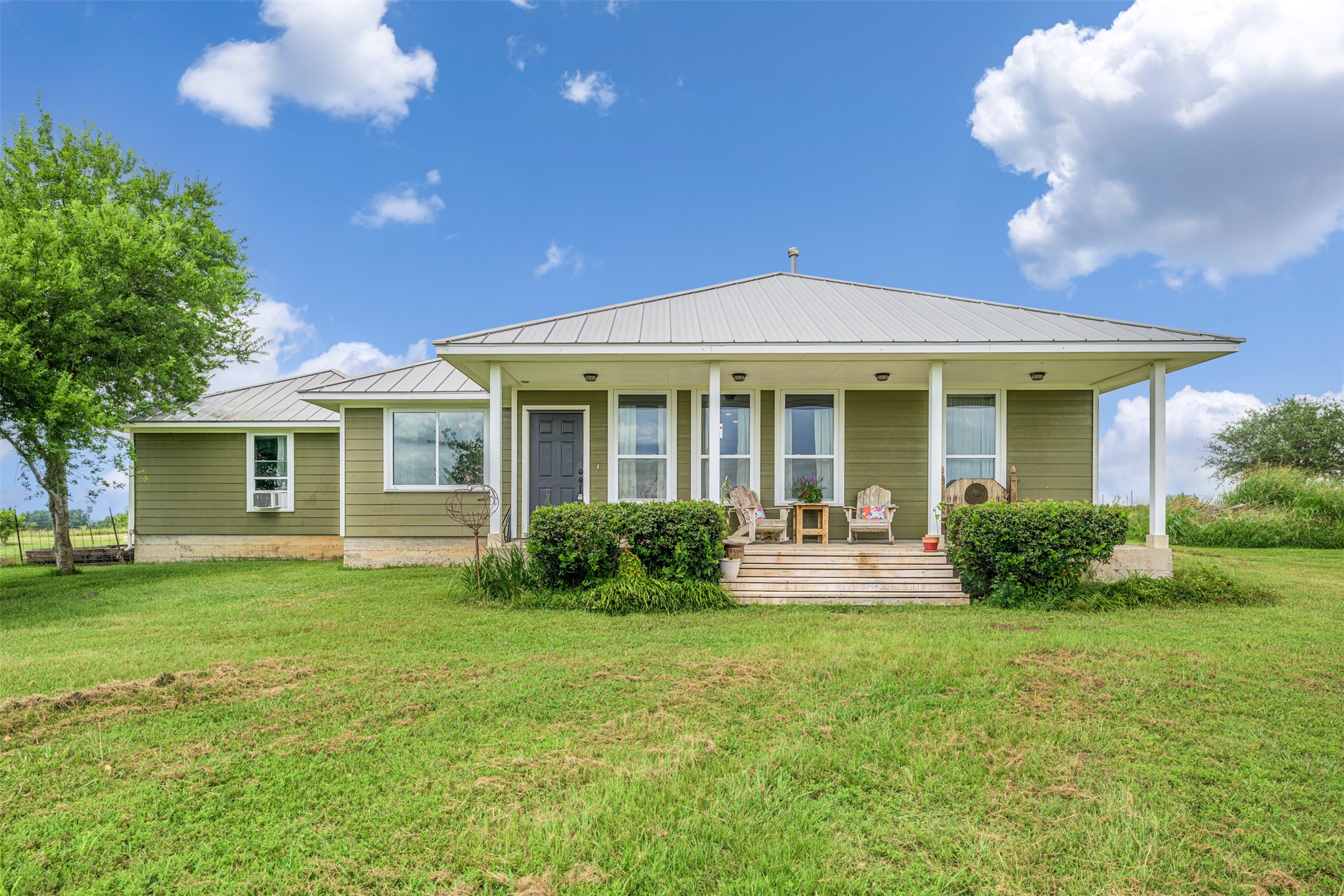 879 Phillipsburg Church Road Property Photo 1