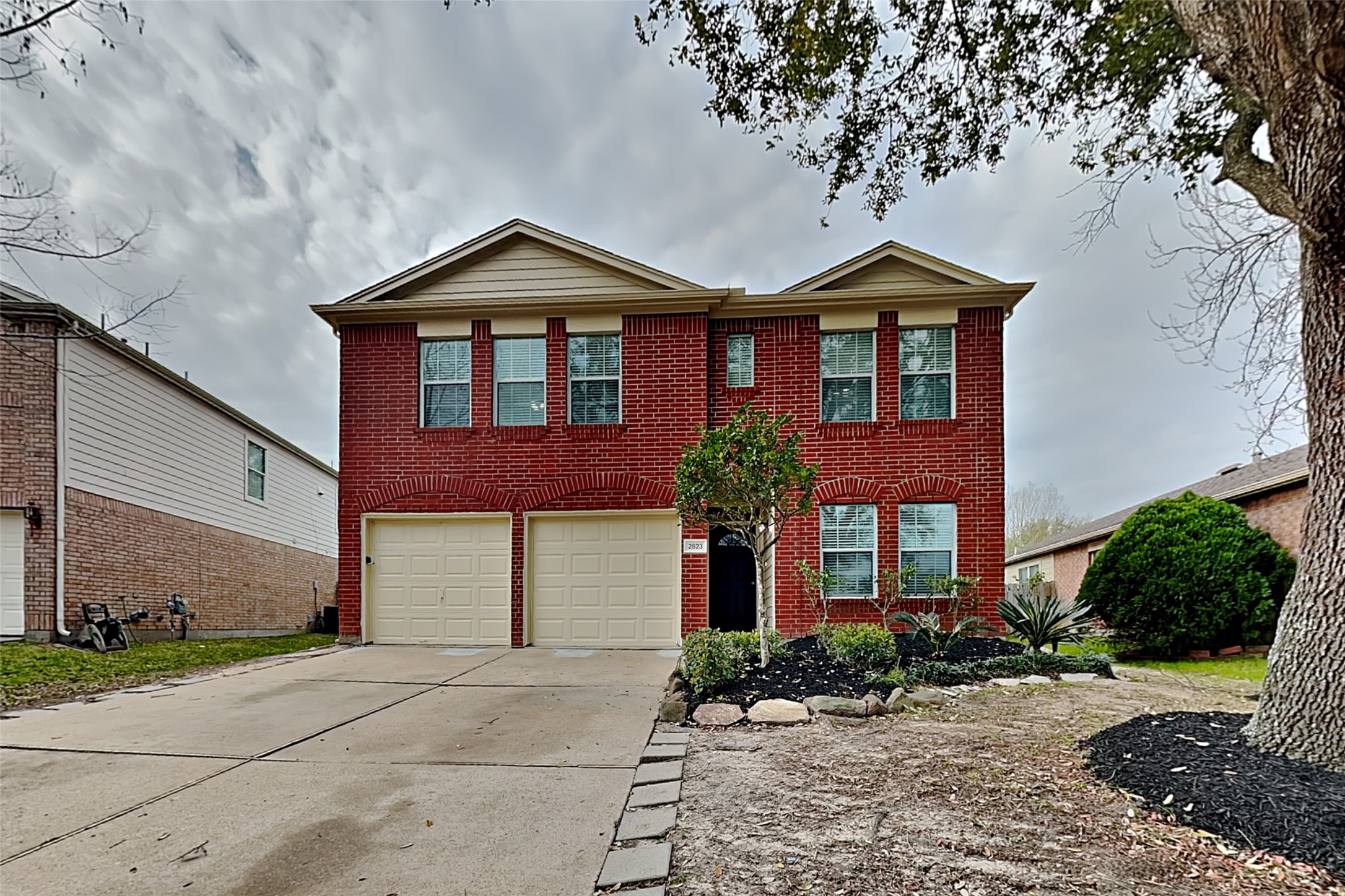2823 Foster Hill Drive Property Photo