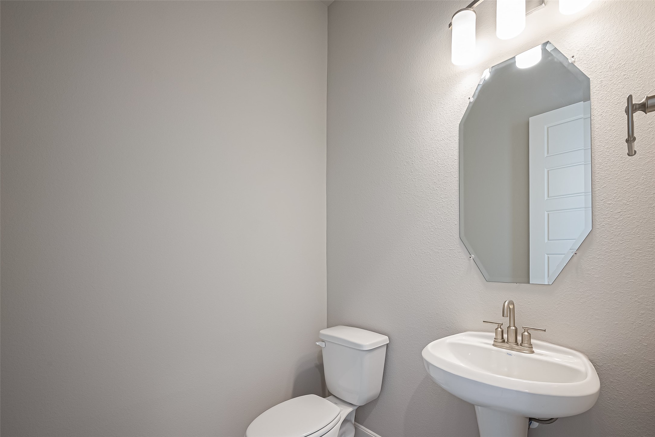 8928 Grovner Place Property Photo 15