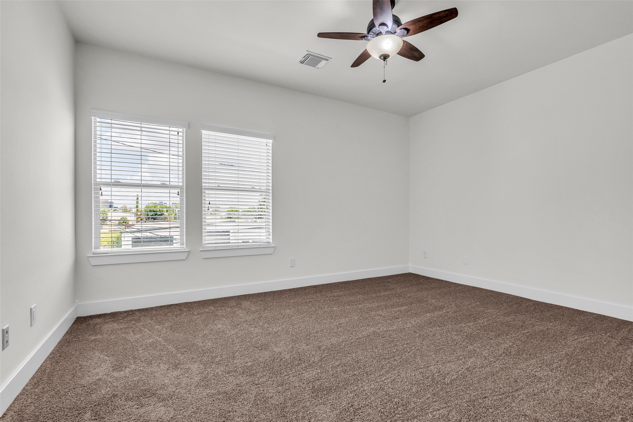1122 W 18th Street Property Photo 25