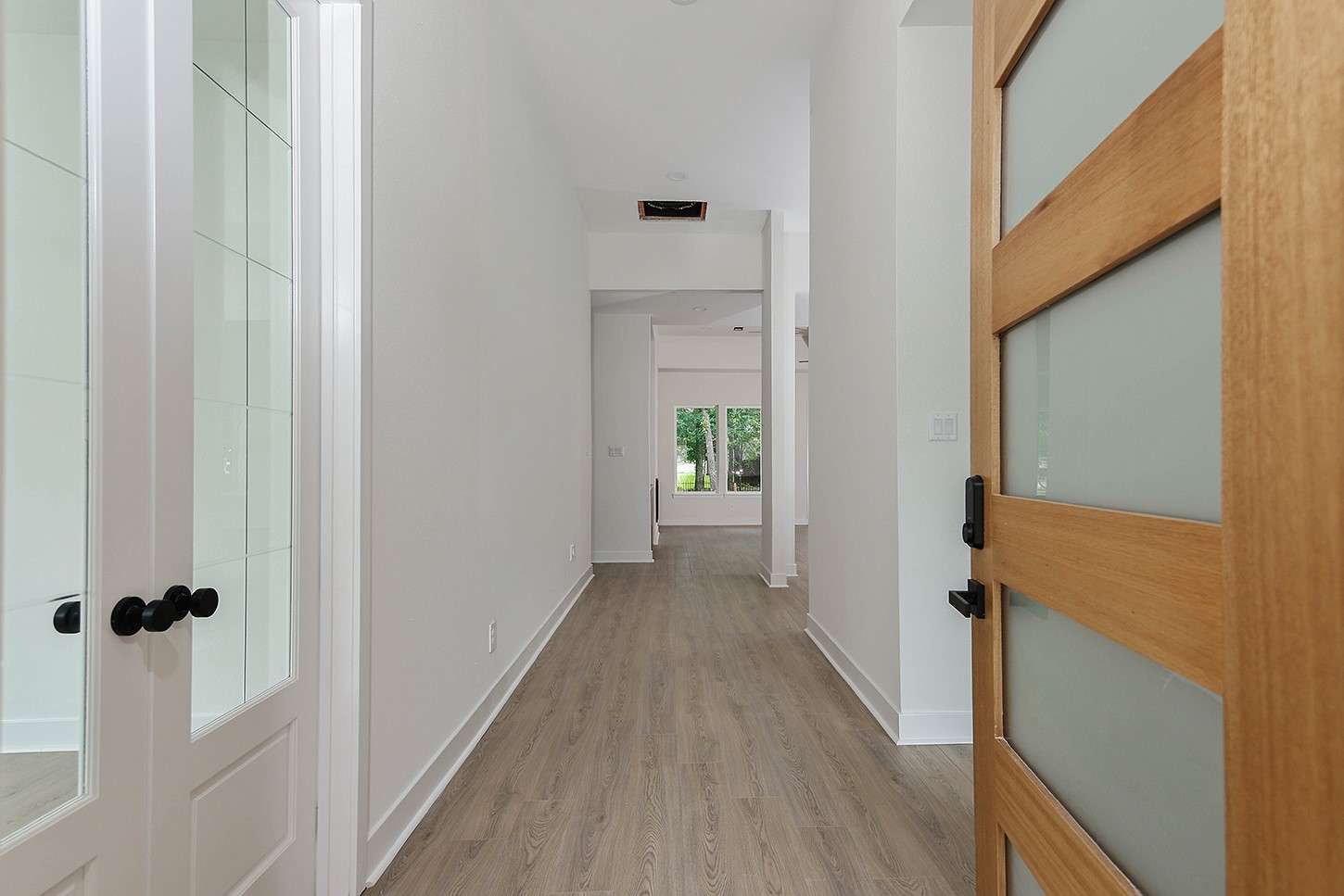 1511 Cafe Dumonde Property Photo 6