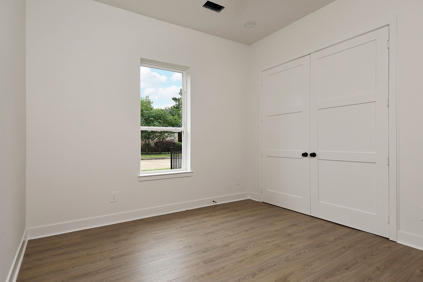 1511 Cafe Dumonde Property Photo 20