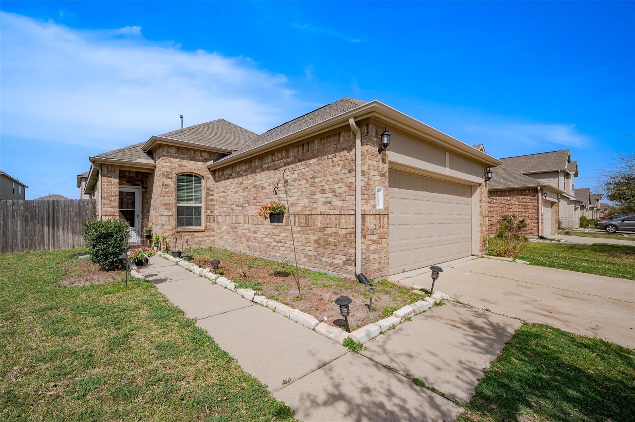 17134 Devon Dogwood Property Photo 1