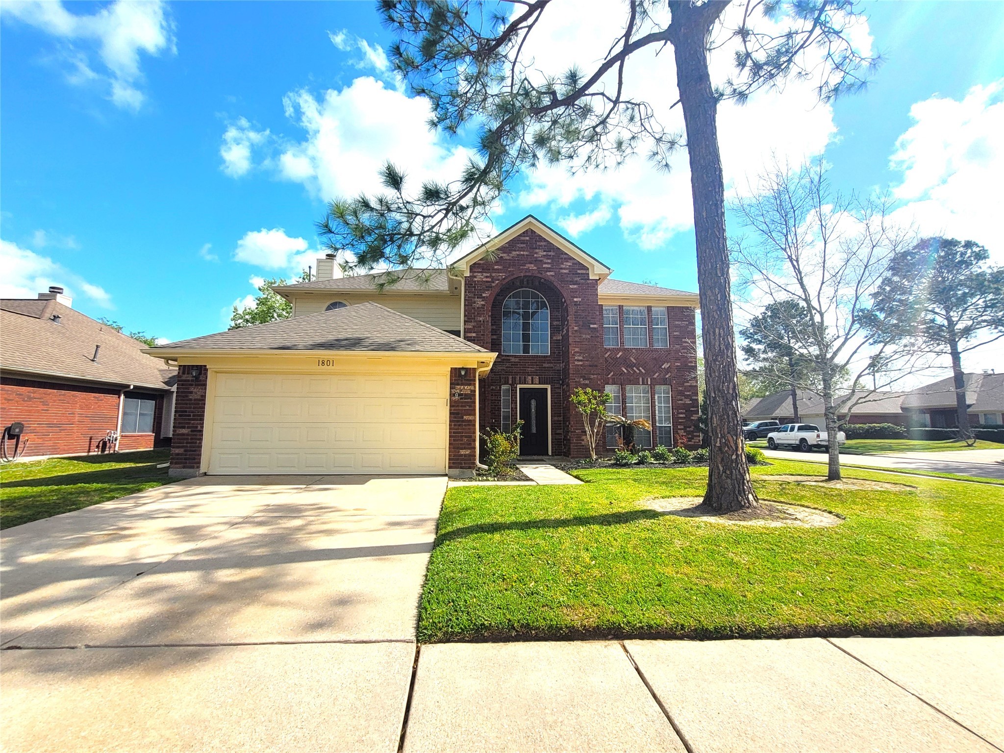 1801 Oakbrook Circle Property Photo 1