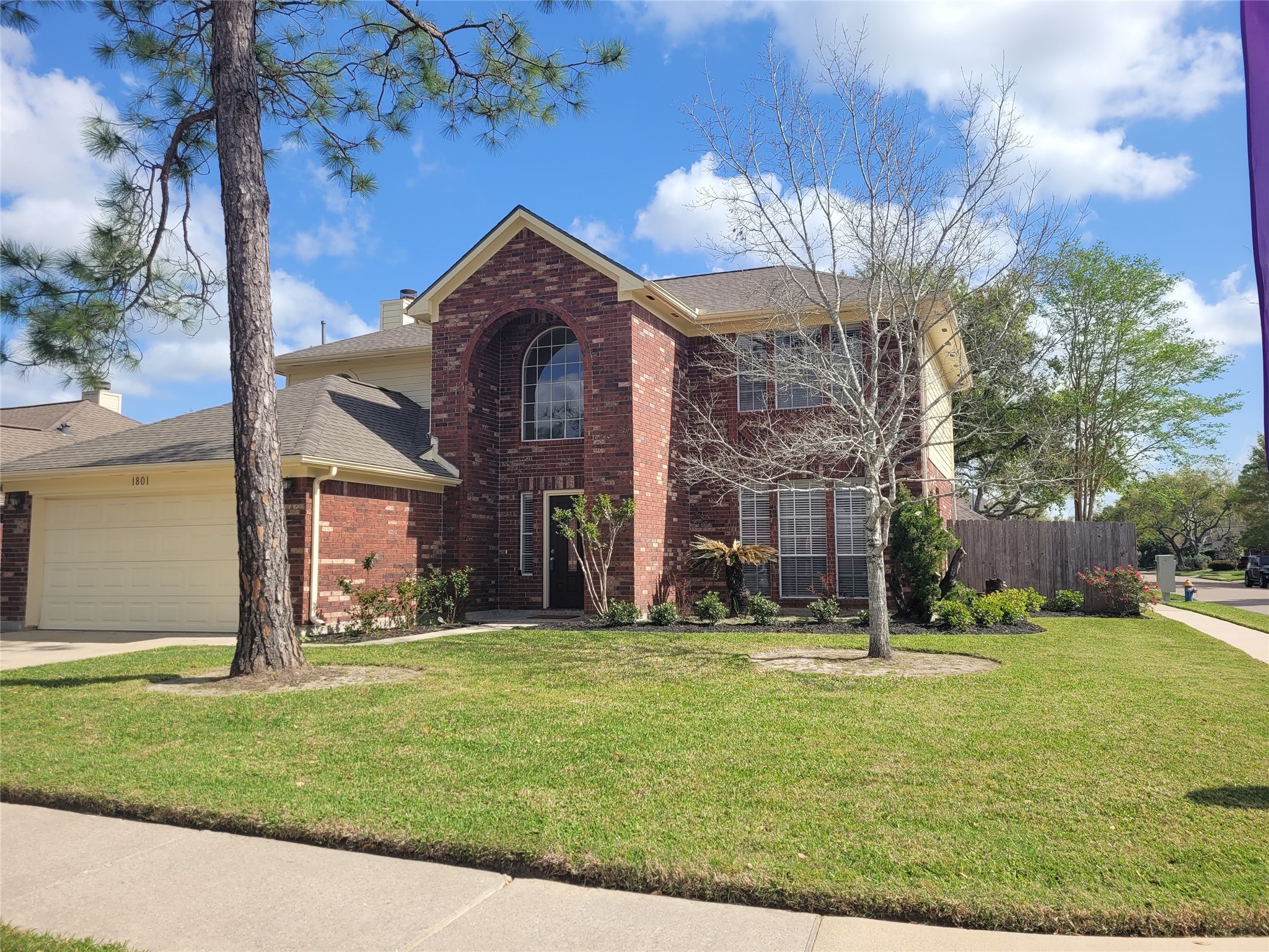 1801 Oakbrook Circle Property Photo 2