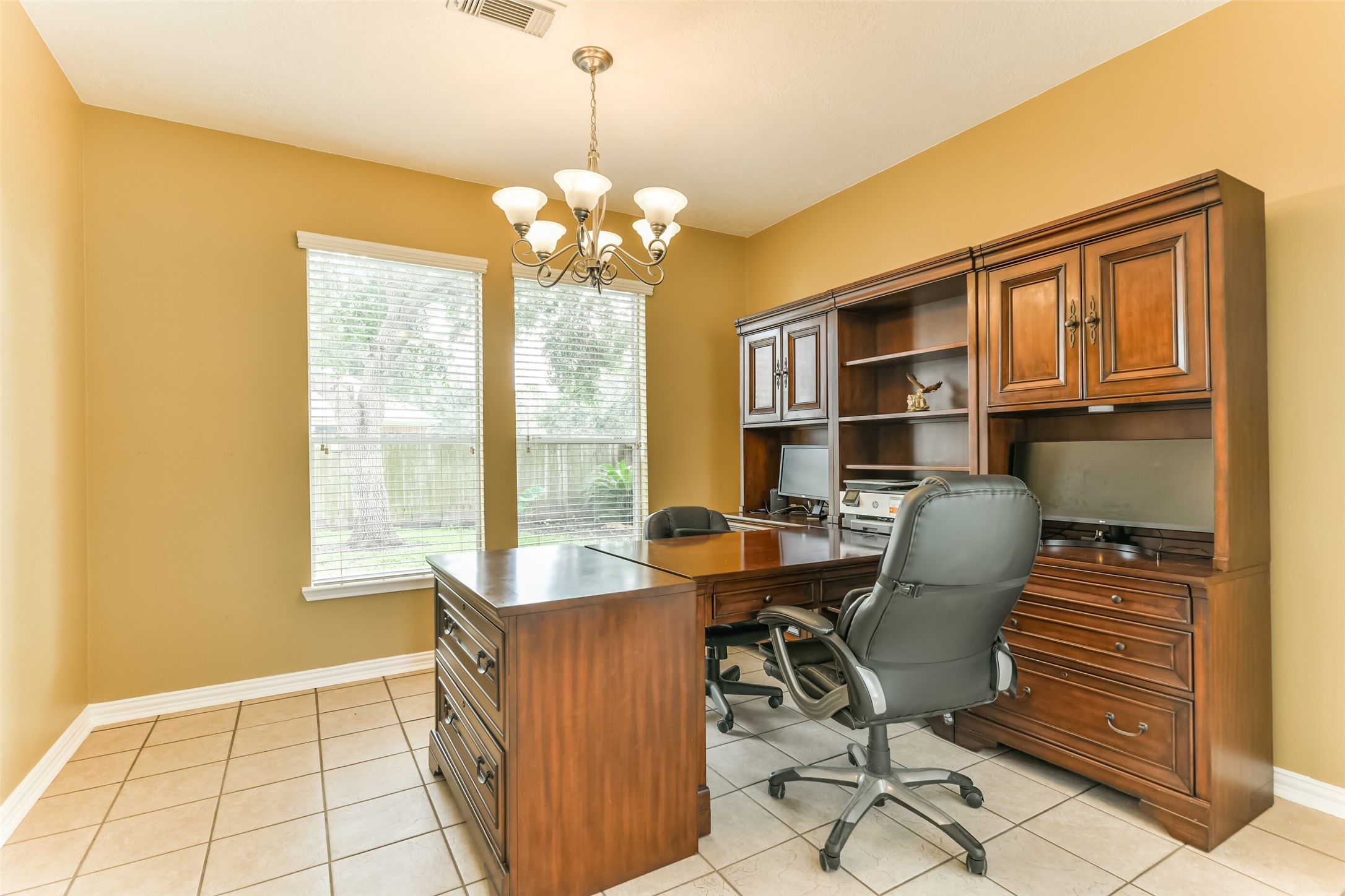 1801 Oakbrook Circle Property Photo 9