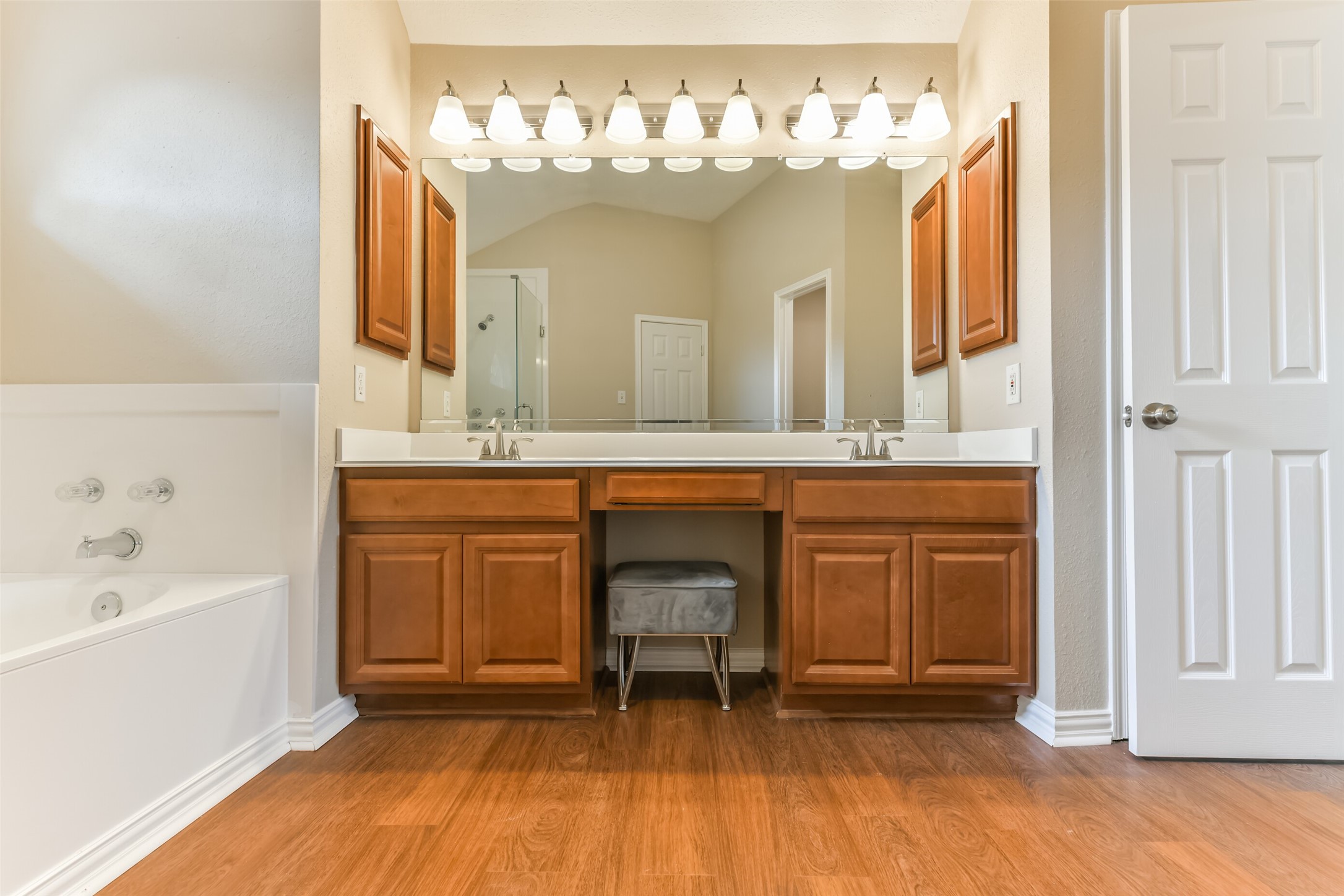 1801 Oakbrook Circle Property Photo 37